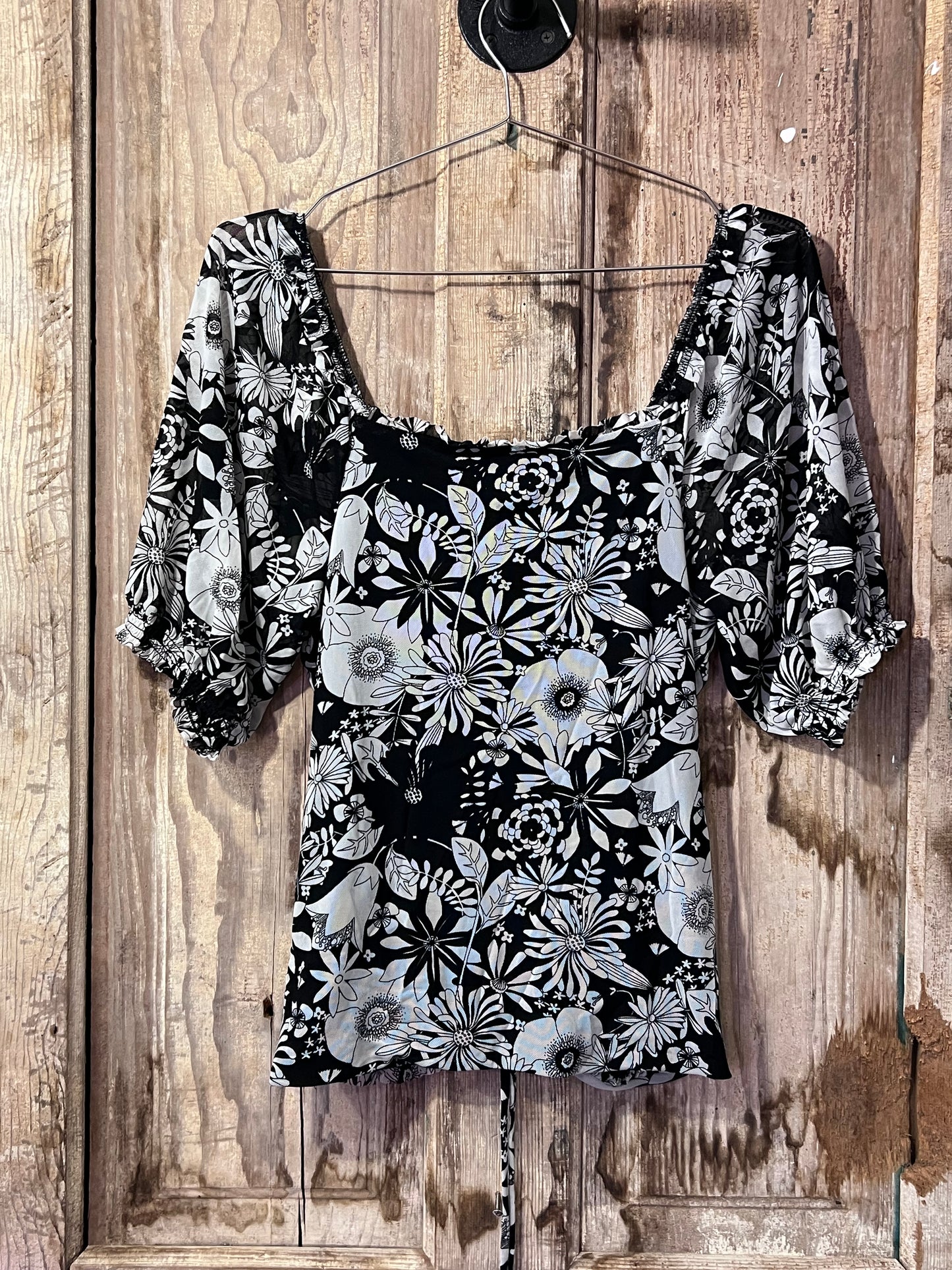 I.N.C. BLK/WHT Floral Blouse