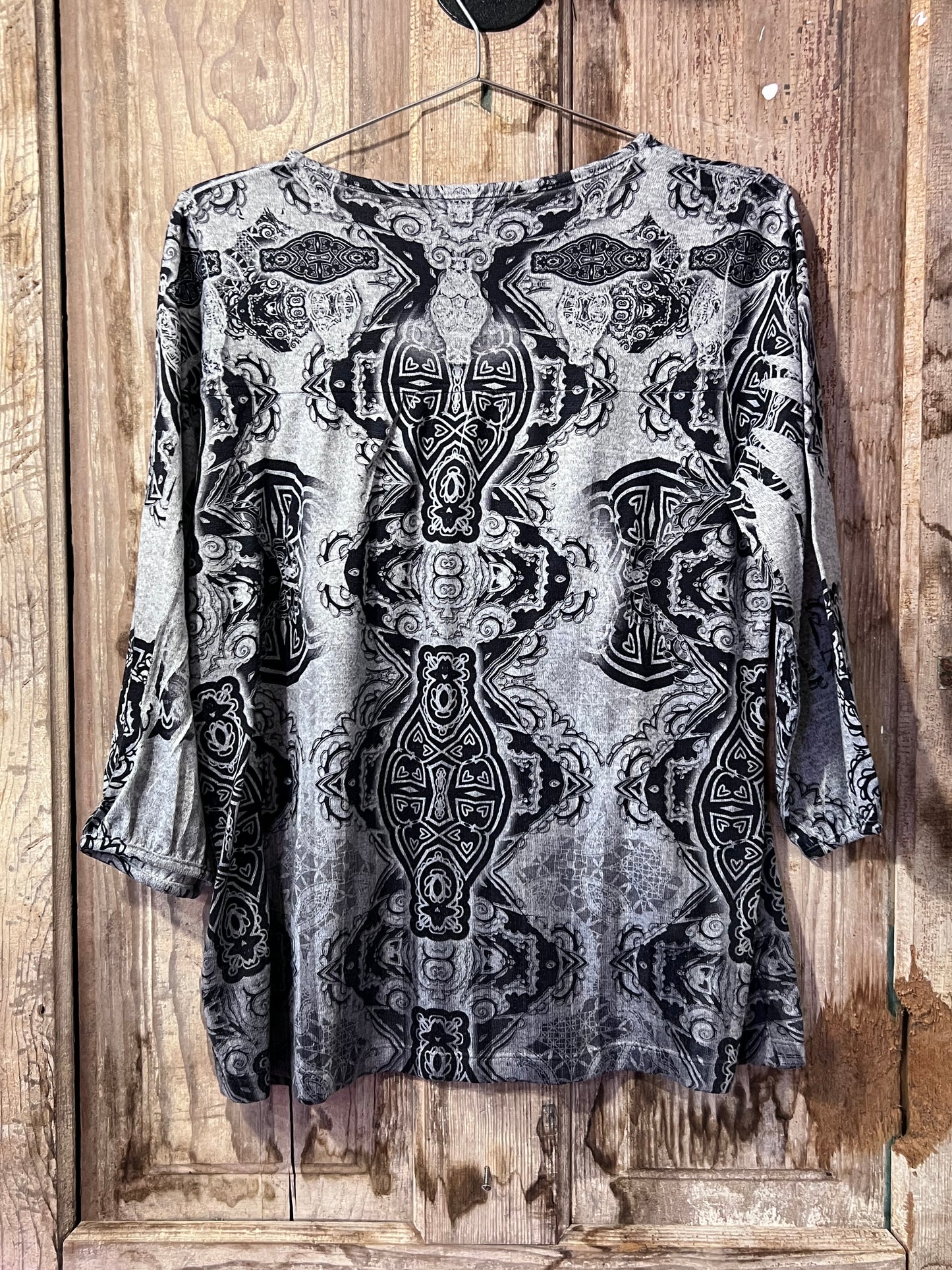 Live & Let Live BLK/GRY Bedazzled Patterned Top