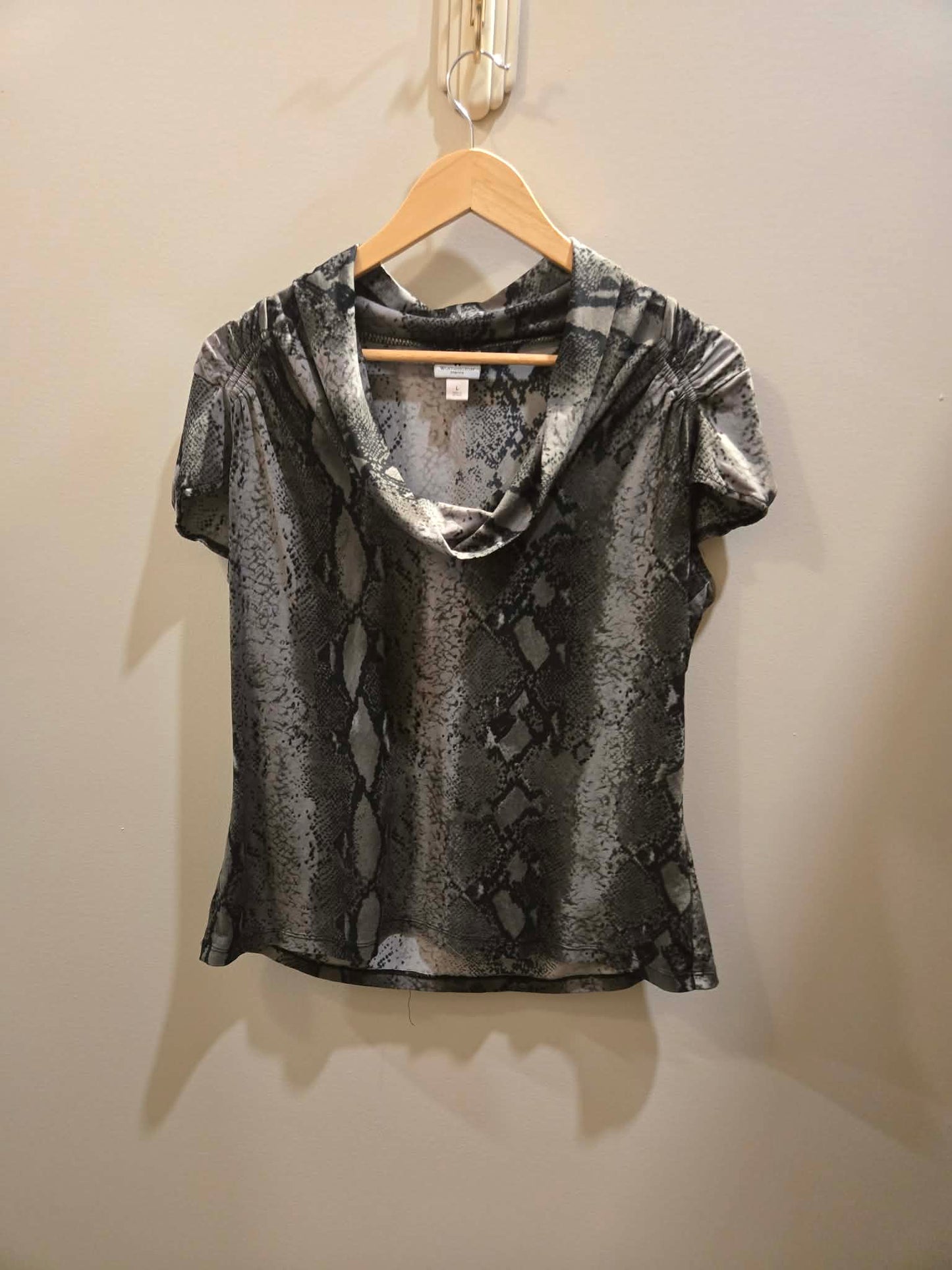 Snake print top