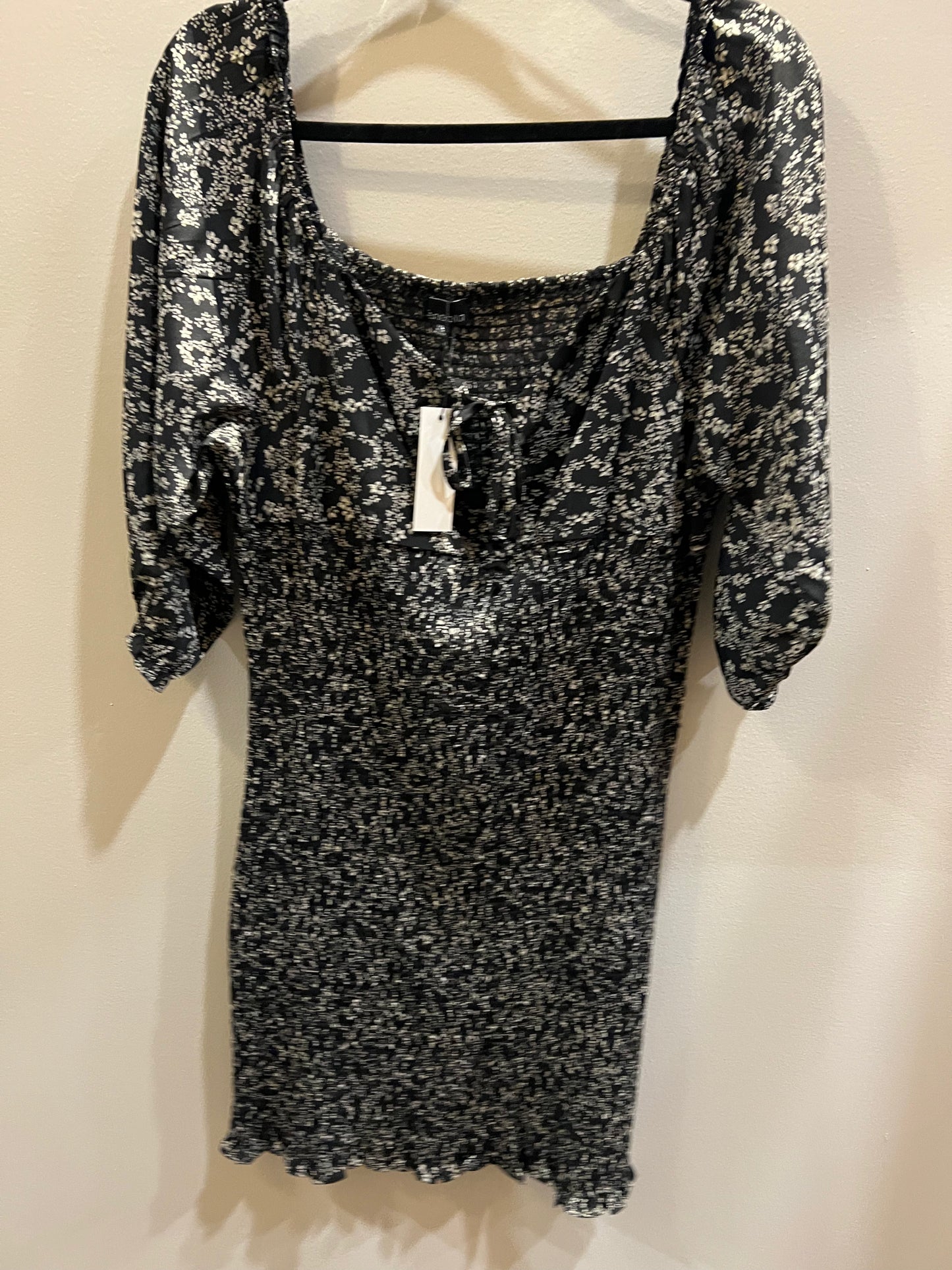 Black white flower dress