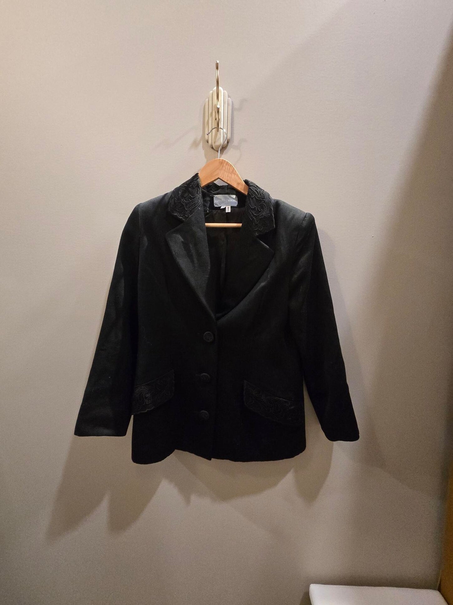 Vint embroidered jacket