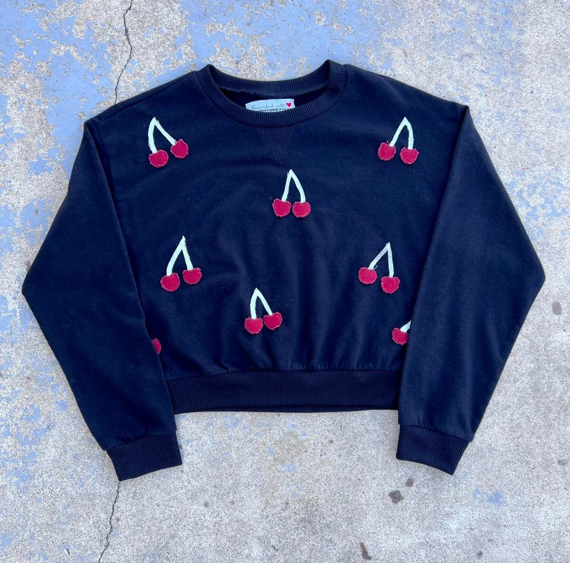 THRIFTDREVIVAL Cherry Cropped Crewneck