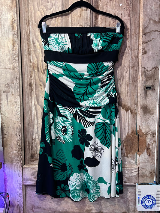 Three Pink Hearts Green/White/BLK Strapless Floral Dress