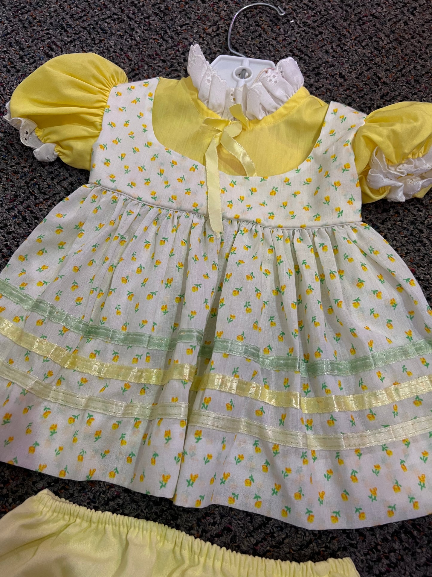 [URL] VTG Yellow/White Two Piece Set