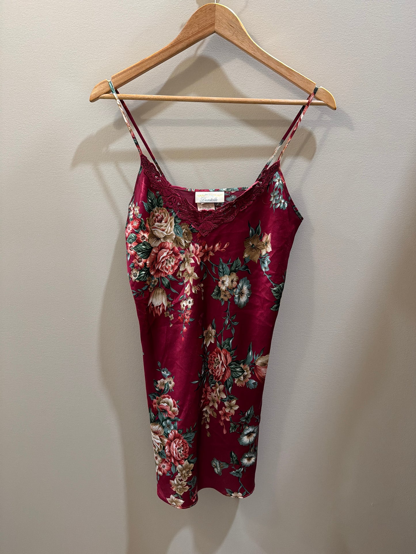 Y2K VTG Dentelle Red Floral Slip