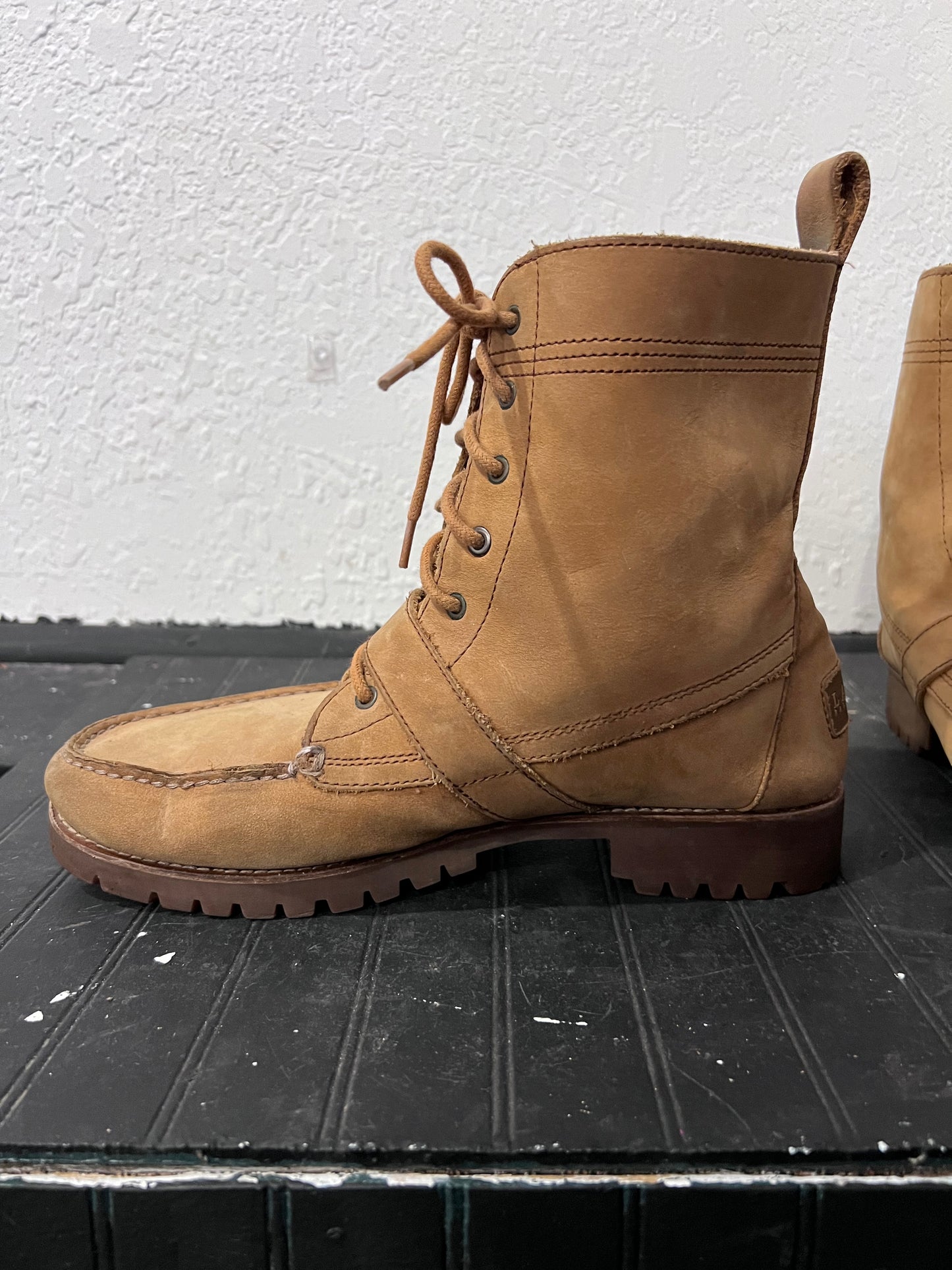 Ralph Lauren Lace up Suede/Soft Leather Boots