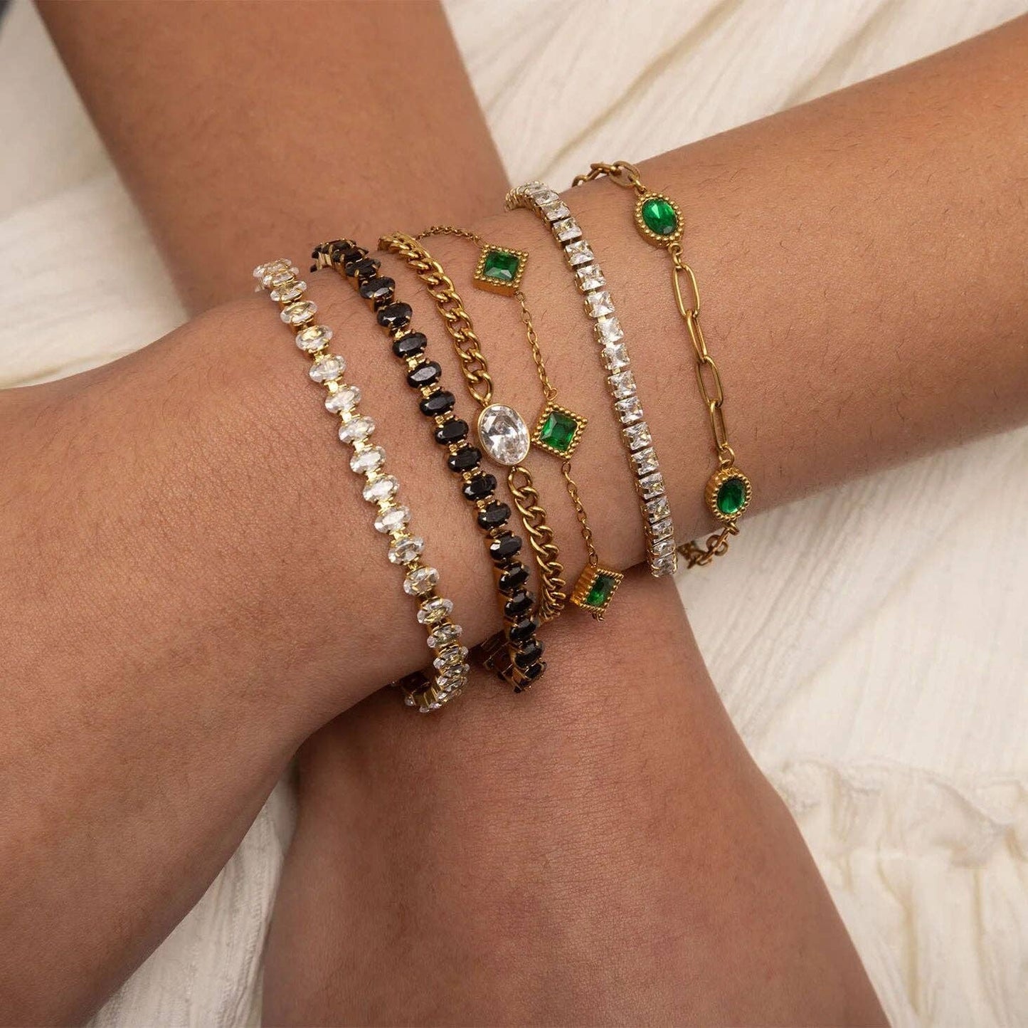 Oval Stone Curb Chain Bracelet