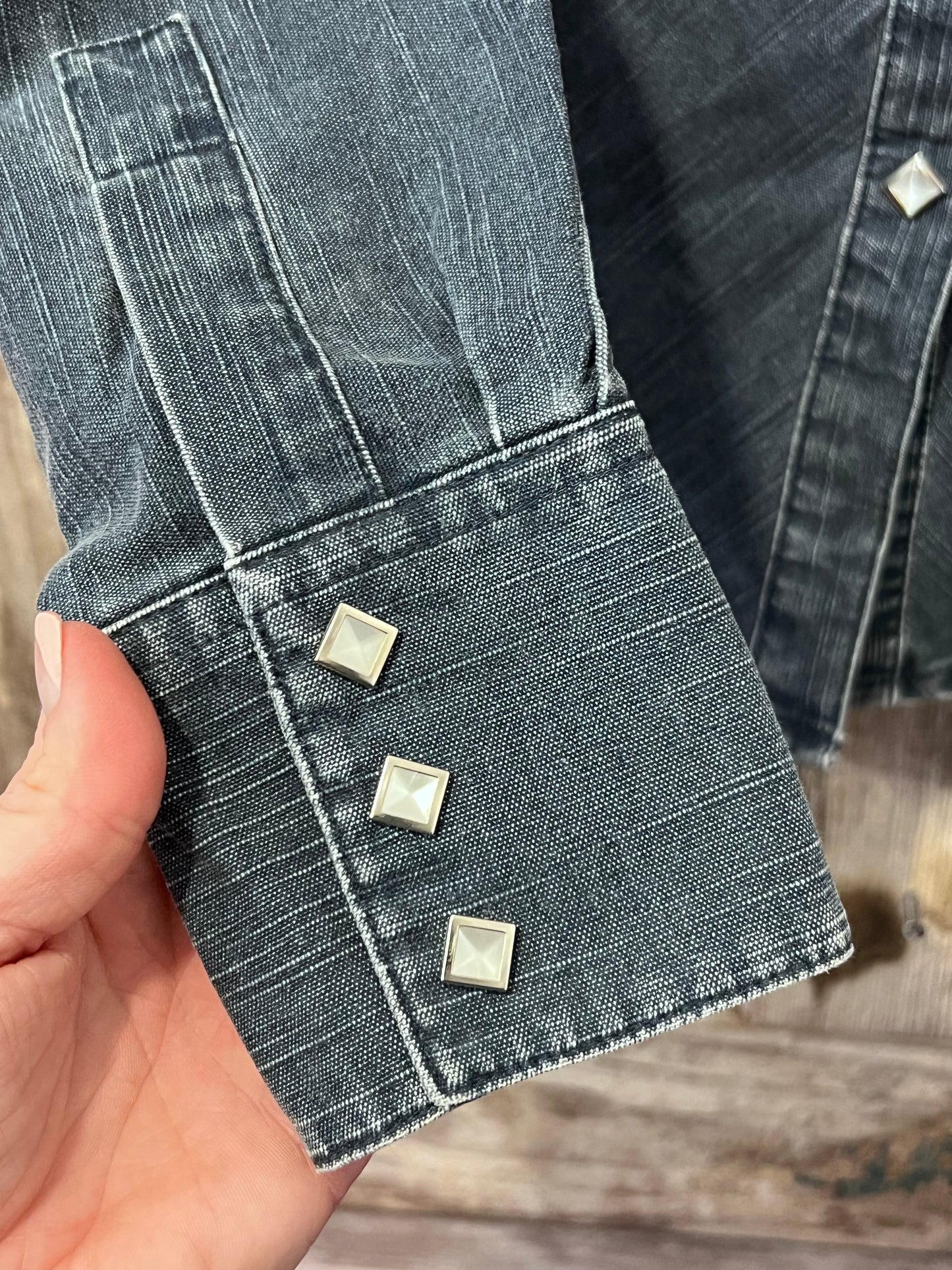 VTG Wrangler Denim Pearl Snap Button Down Top