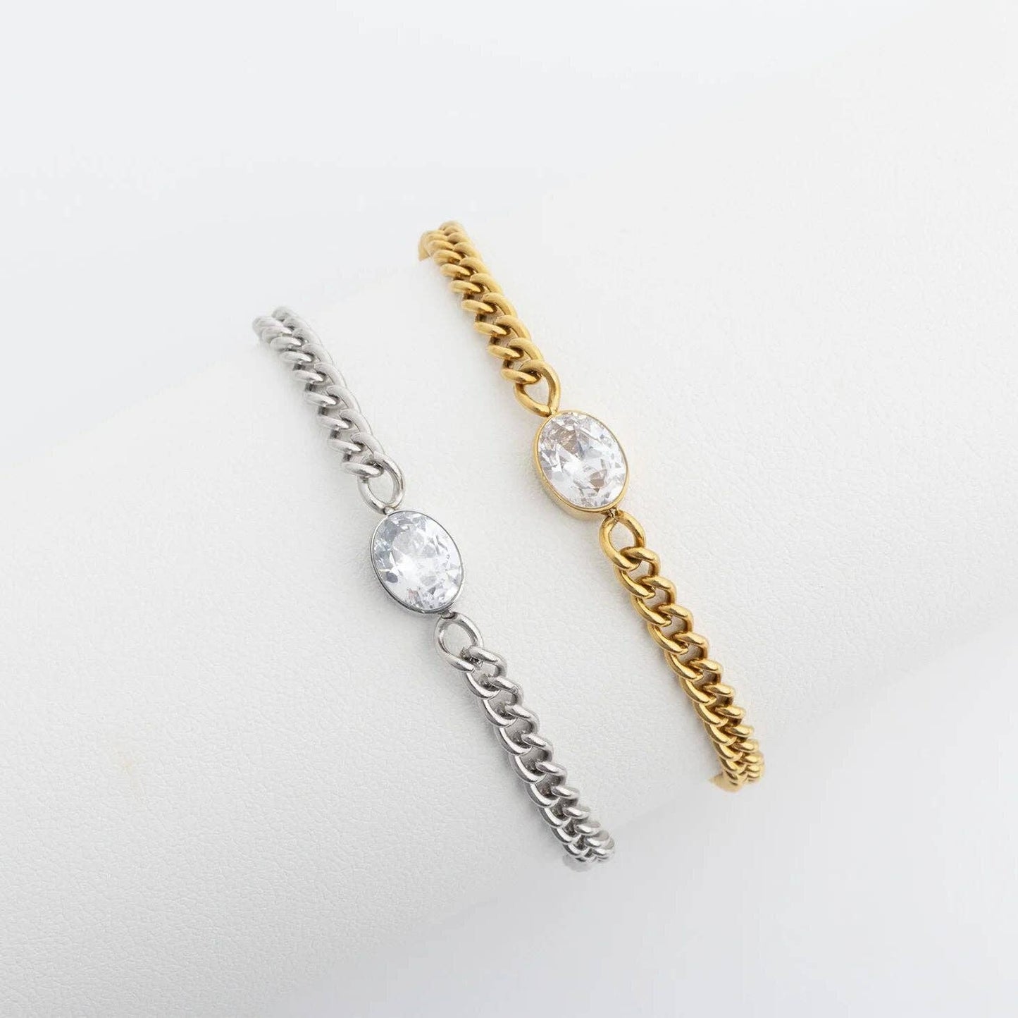 Oval Stone Curb Chain Bracelet