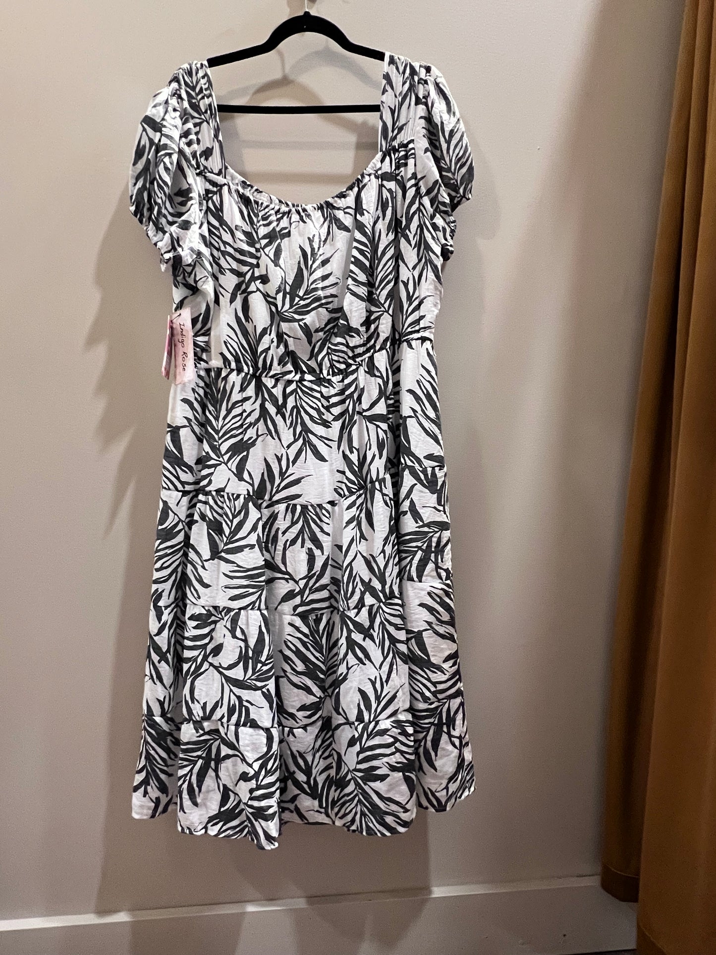 Indigo Rose Blk/White Leaf Patterned Dress