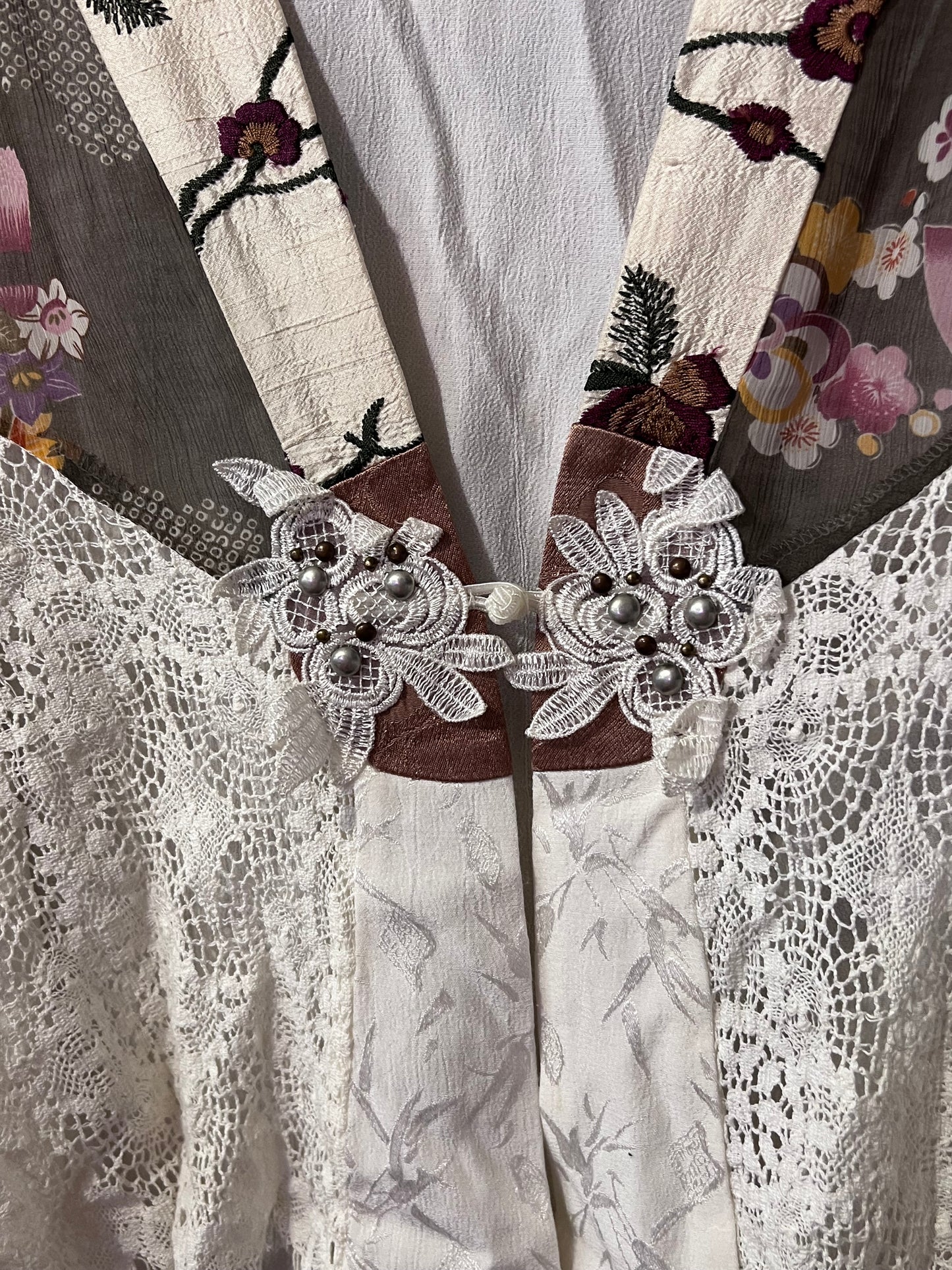 Spencer Alexis White Y2K Lace Floral Blouse