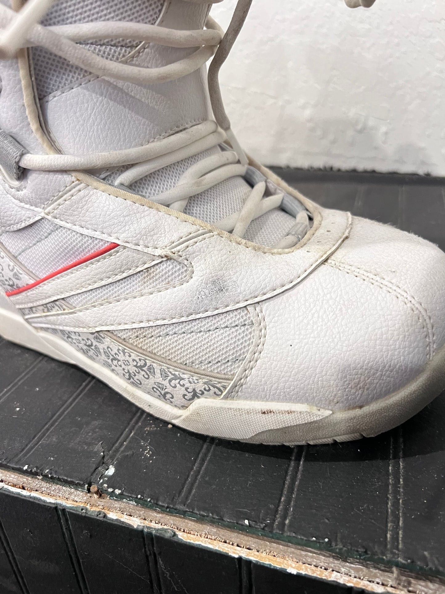 White Morrow Snowboarding Boots