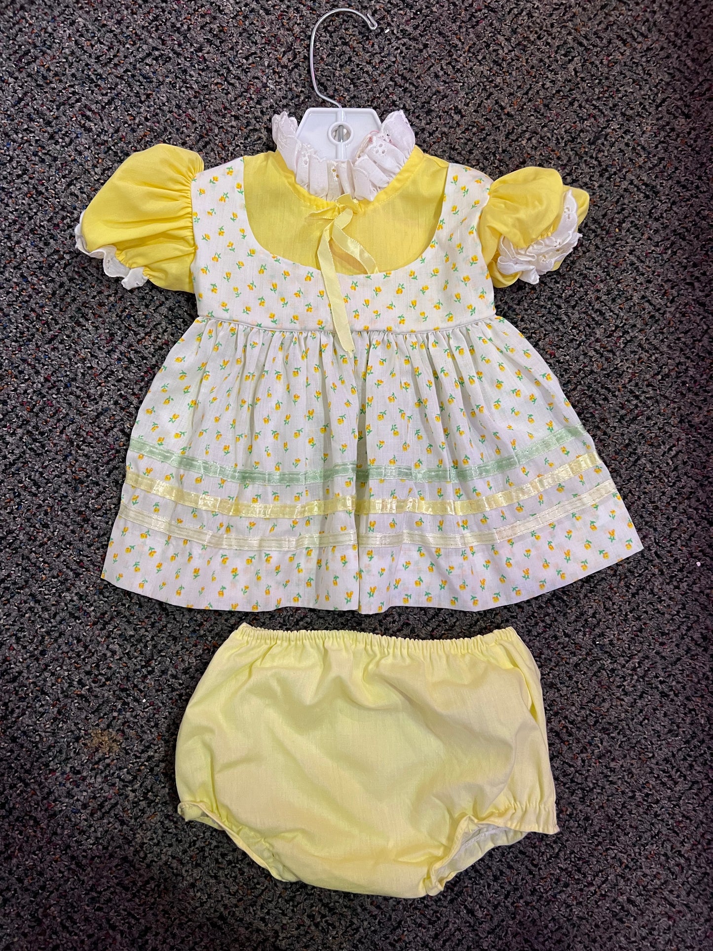 [URL] VTG Yellow/White Two Piece Set