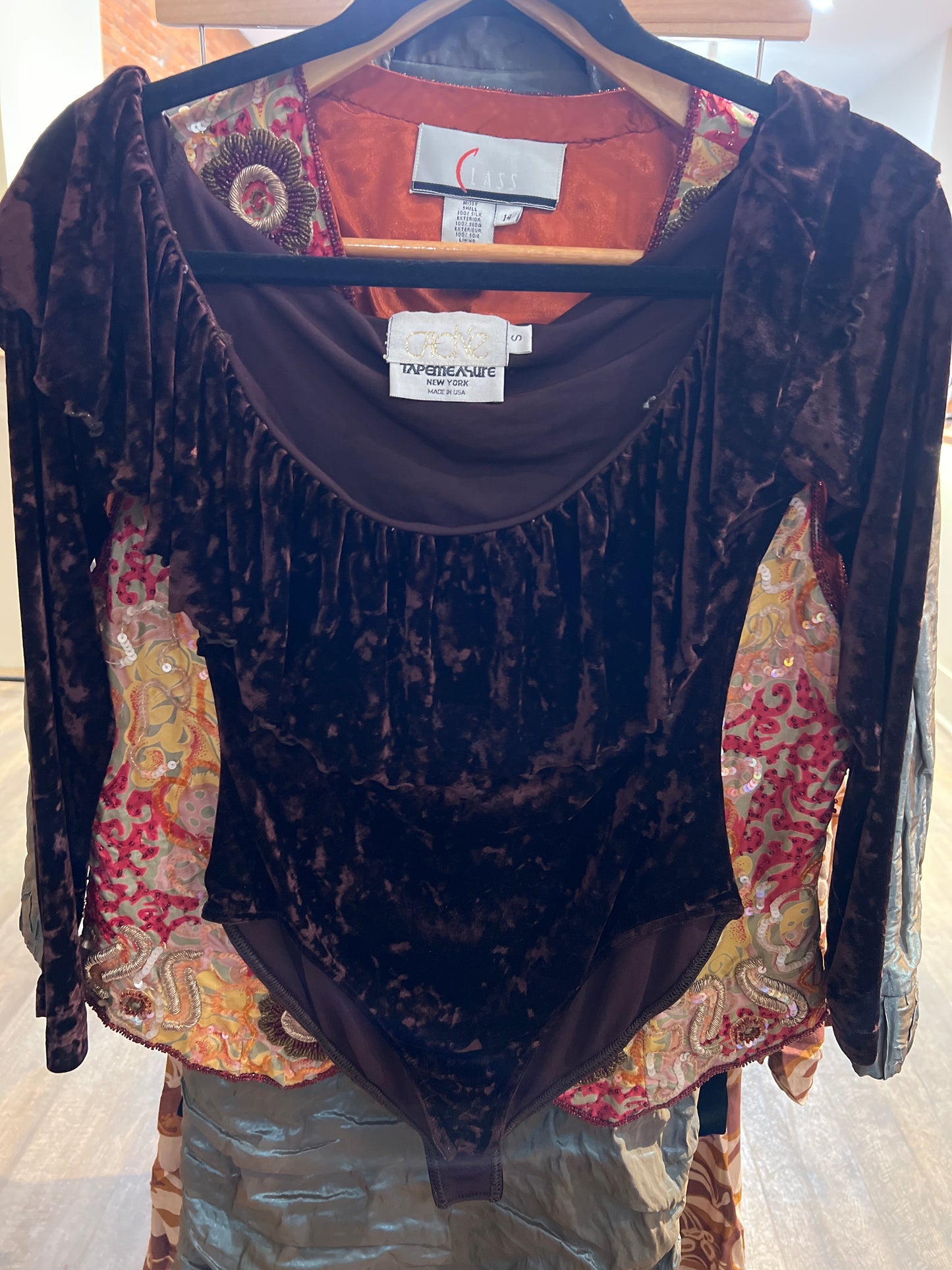 Cache velvet brown long sleeve