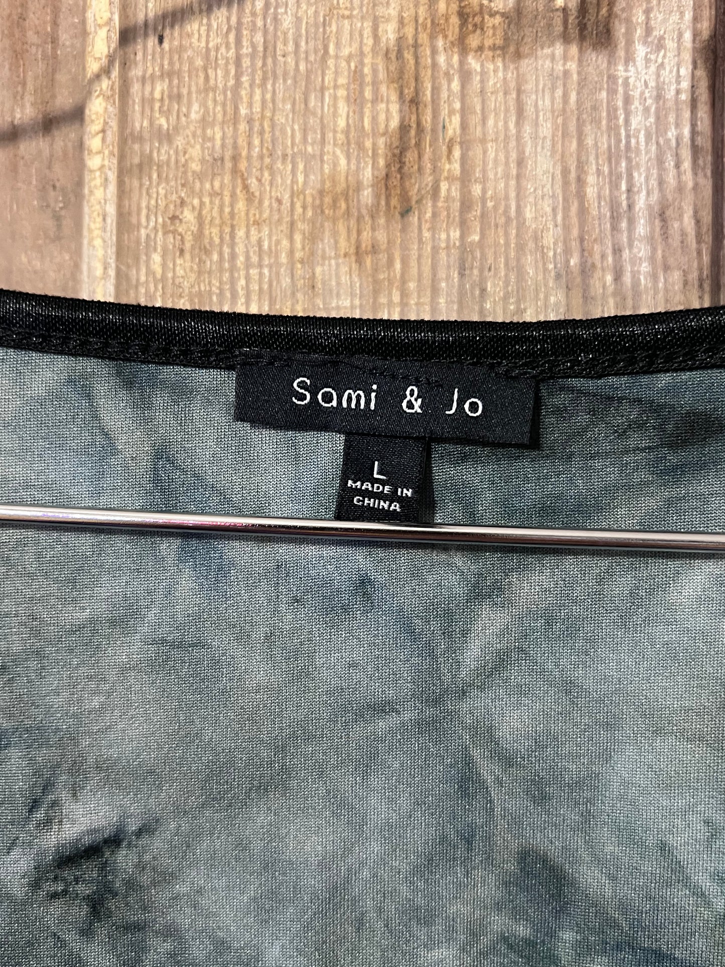 Sami & Jo BLK/Blue Front Runch Top