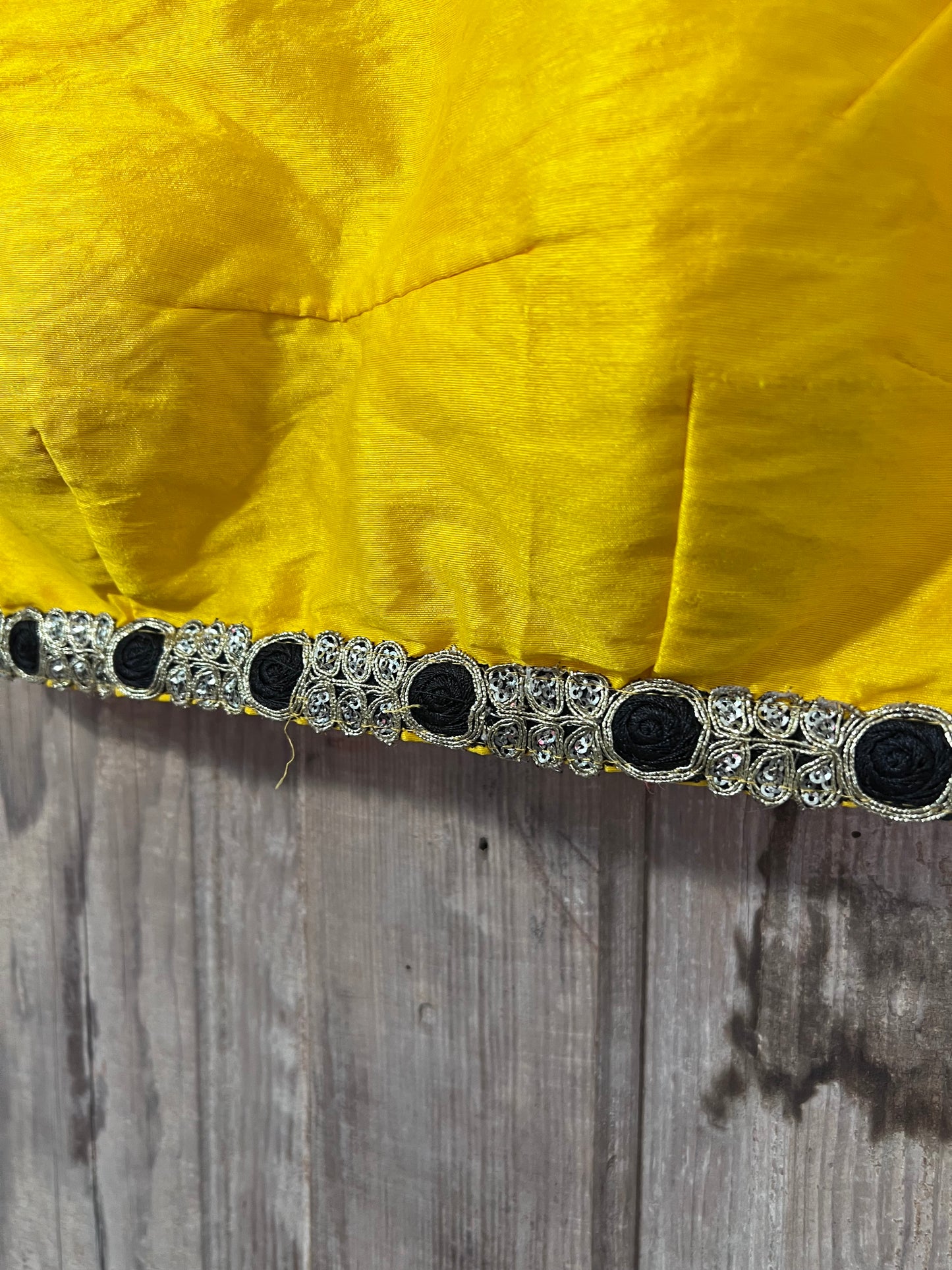 VTG 70’s-80’s Yellow & Gold Backless Cropped Top