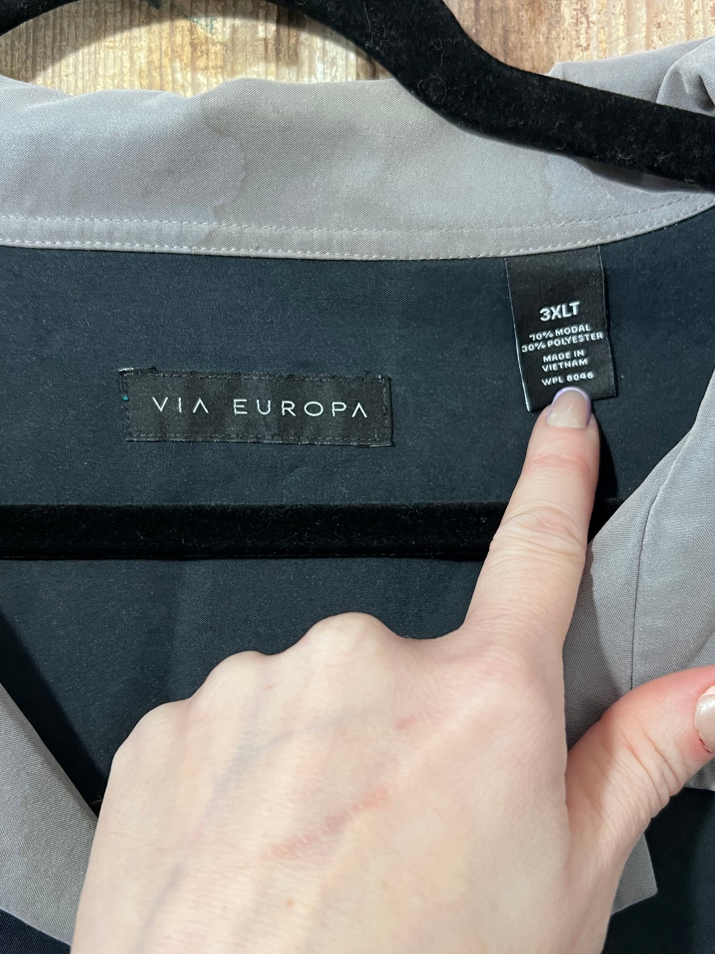 VTG Men’s EUROPA Black/Grey Short Sleeve Button Up Top