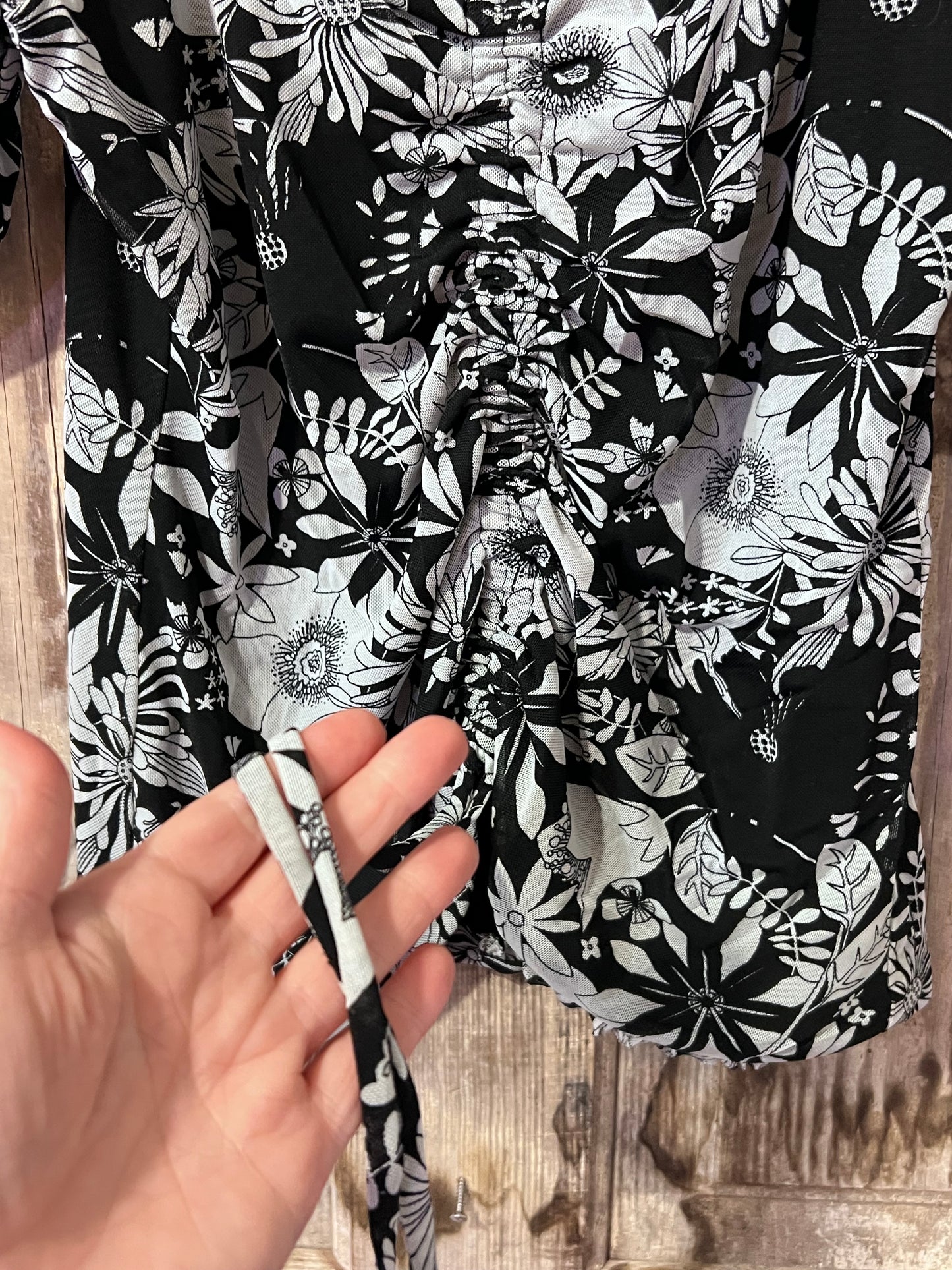 I.N.C. BLK/WHT Floral Blouse