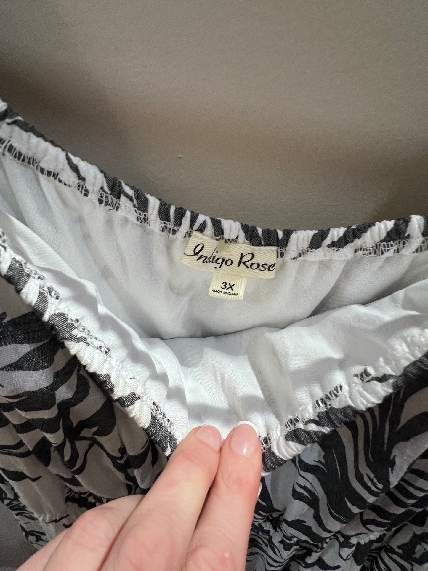 Indigo Rose Blk/White Leaf Patterned Dress