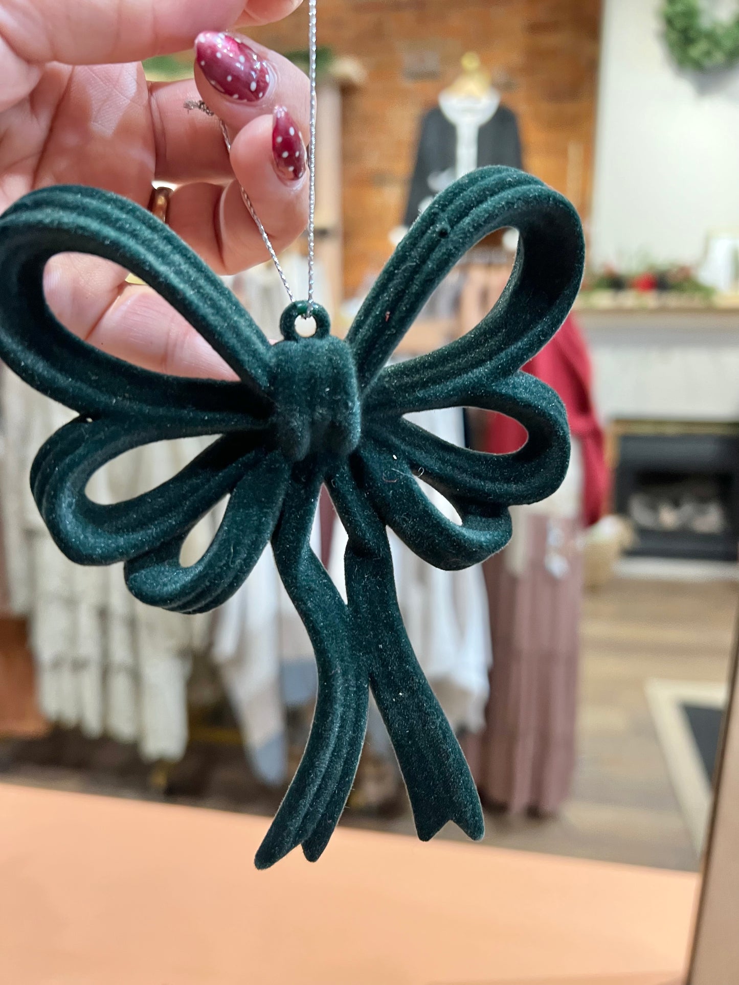 Green velvet bow orn