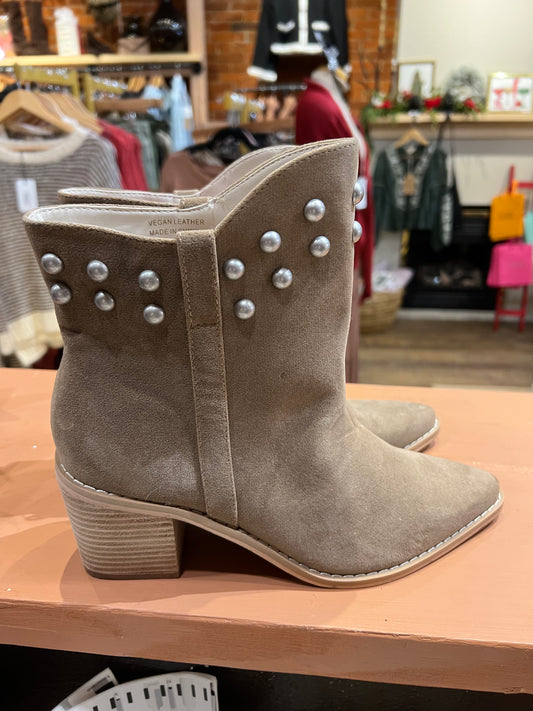 Vegan leather Oasis boots