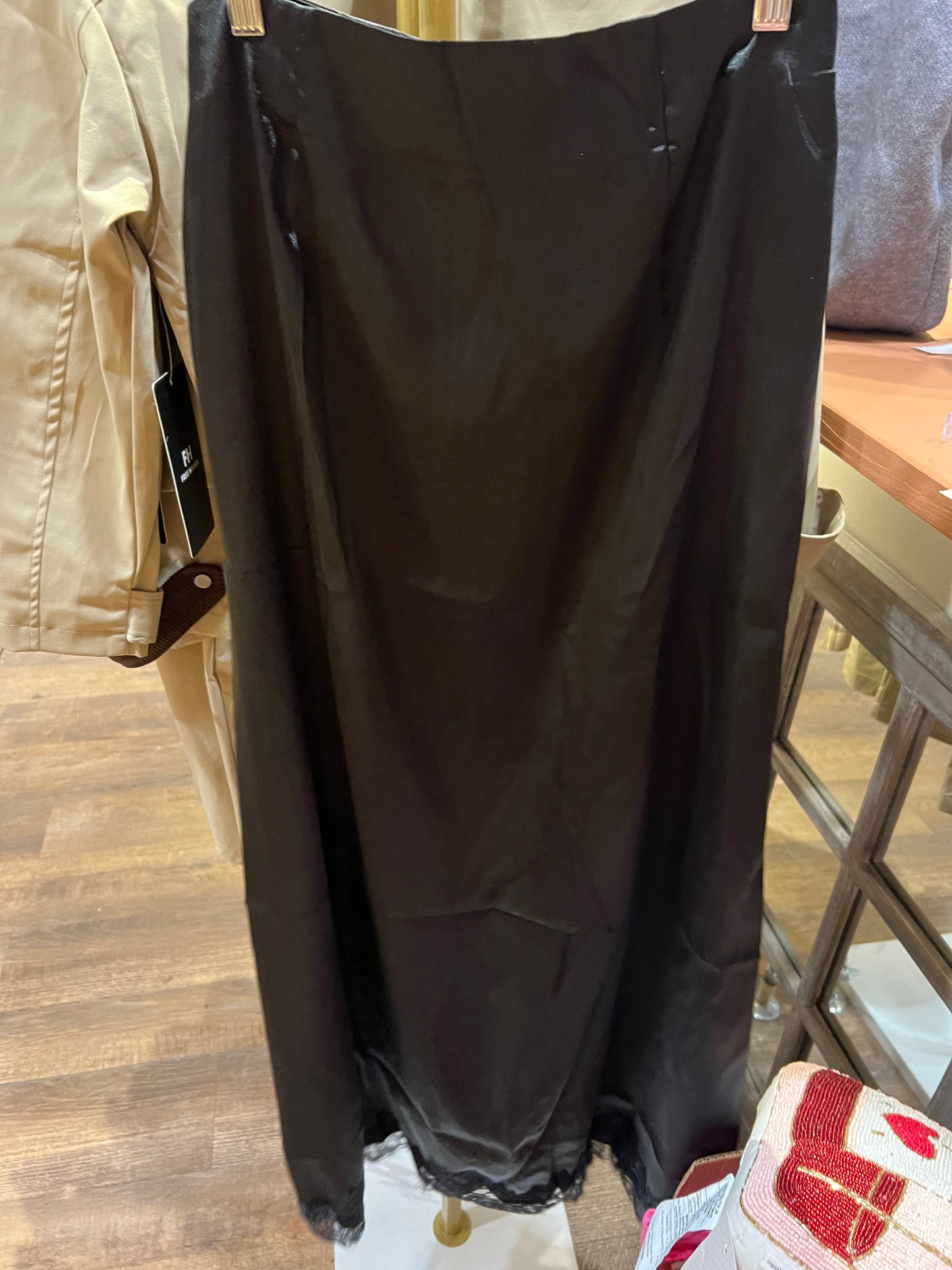 Blk satin skirt