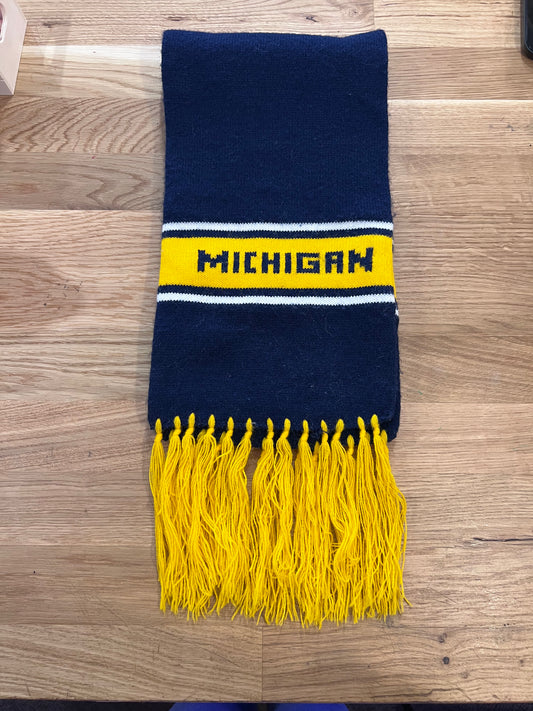 VTG UofM Fringe Tassel Scarf