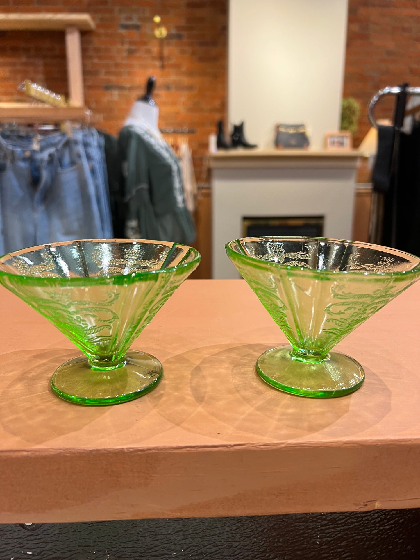 Vtg Uranium dessert bowls set