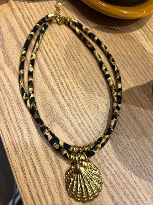 Leopard print shell necklace