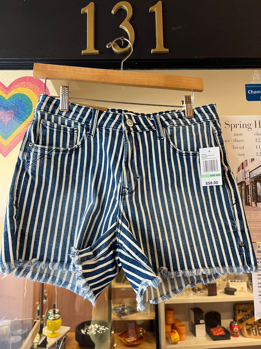 Stripped shorts