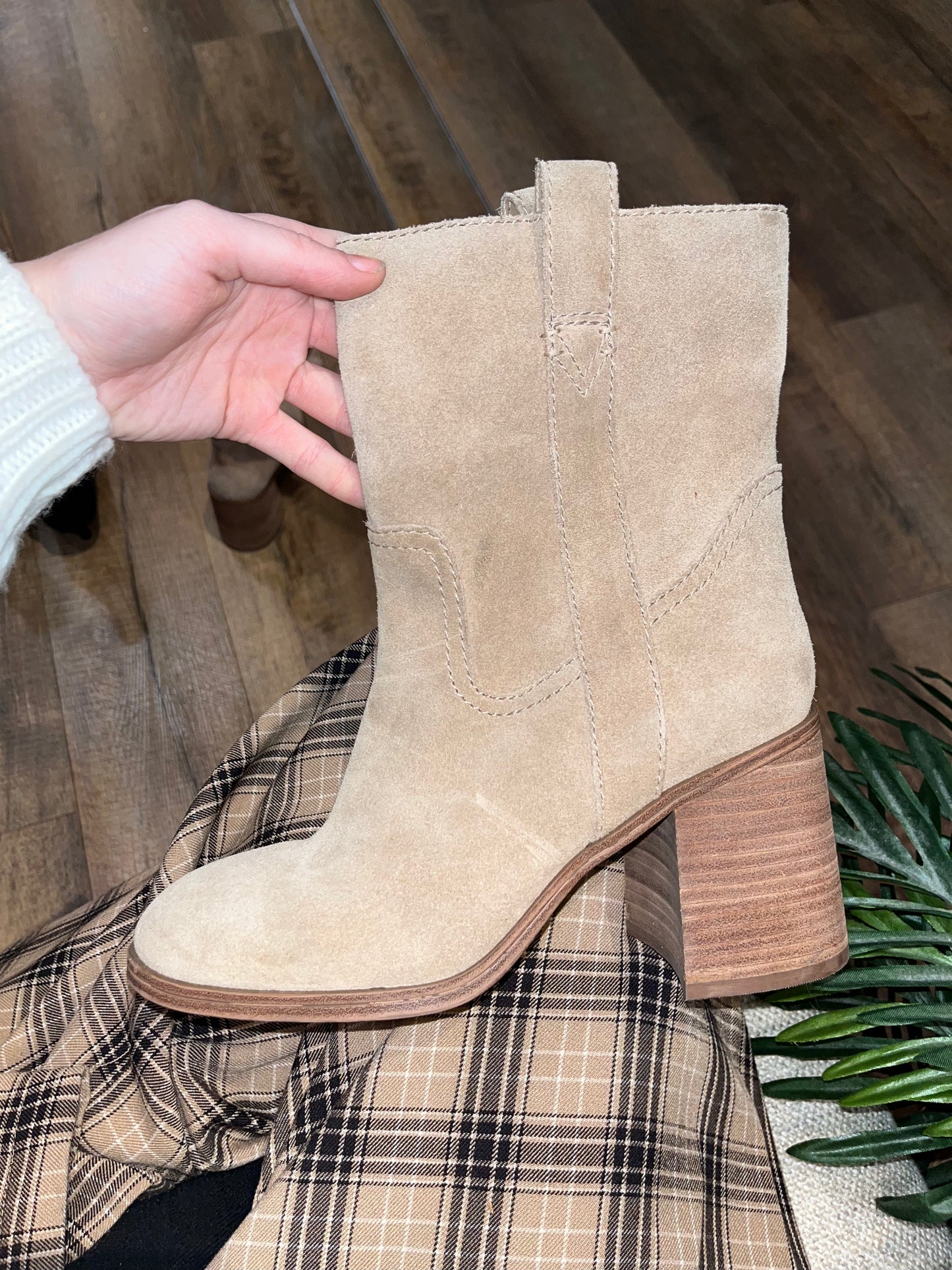 Sole society suede boots ￼