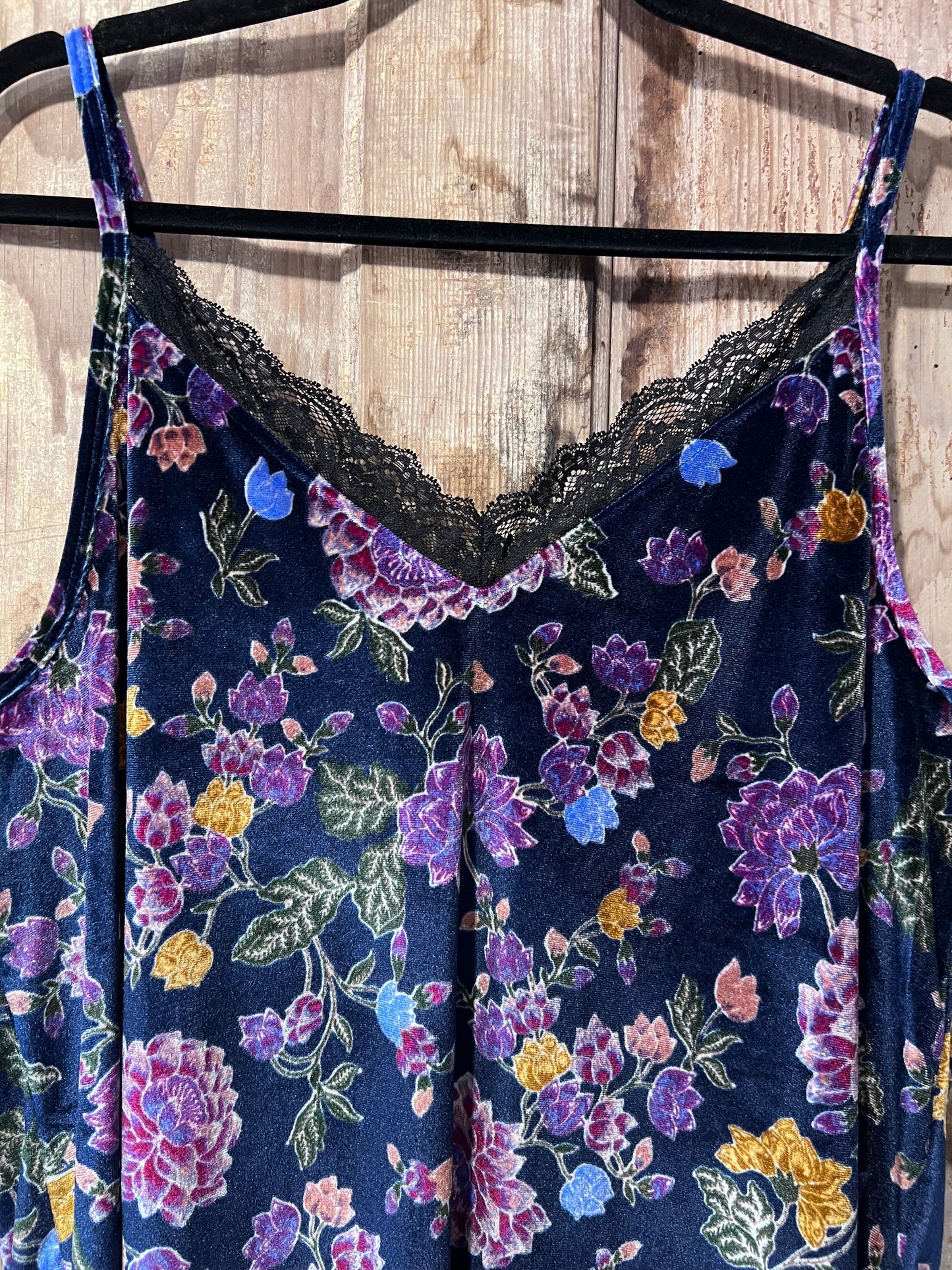 Y2K/90's Torrid Velvet Floral Tank Top