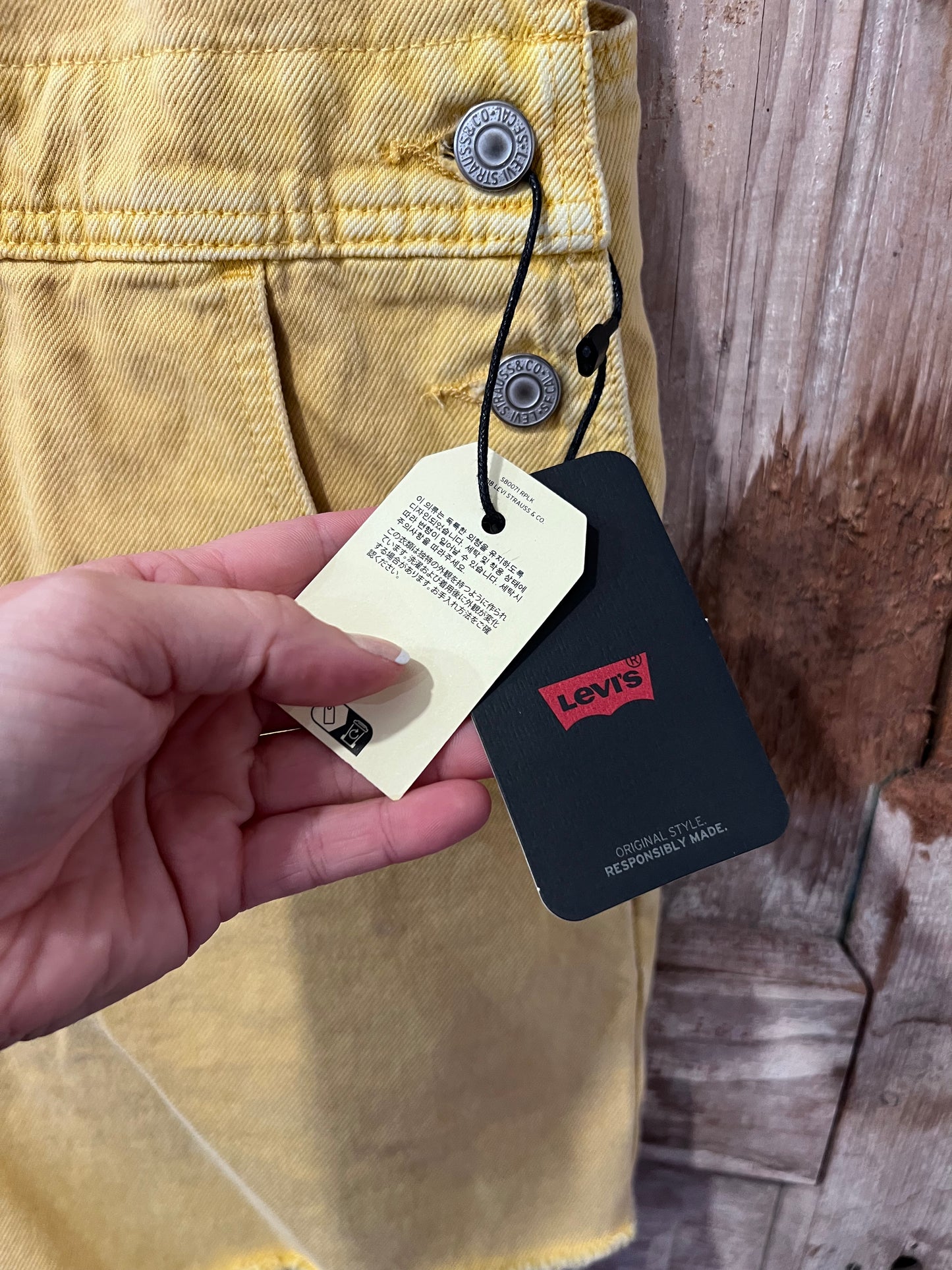 Y2K/90's Levi's Yellow Overall Shorts