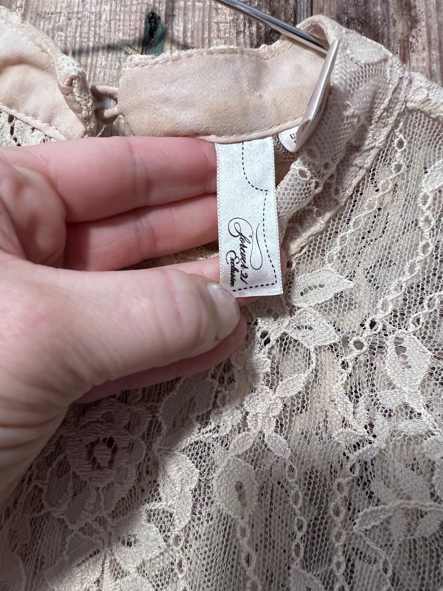 Y2K F21 Beige Lace Mock Neck Sleeveless Top
