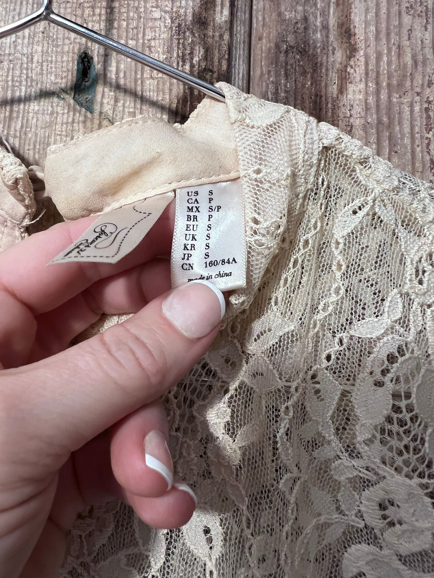 Y2K F21 Beige Lace Mock Neck Sleeveless Top
