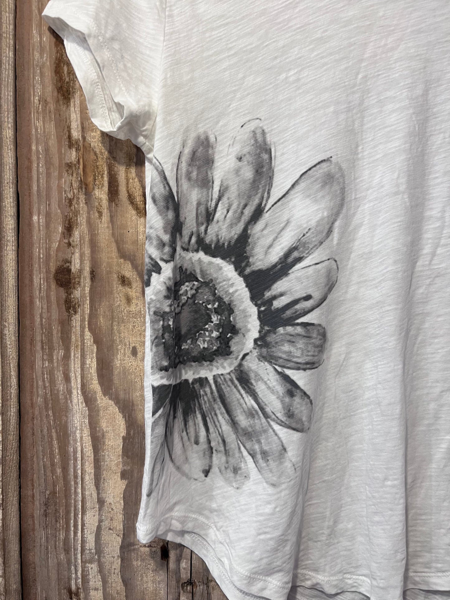 Y2K The Loft White & BLK Flower T-Shirt