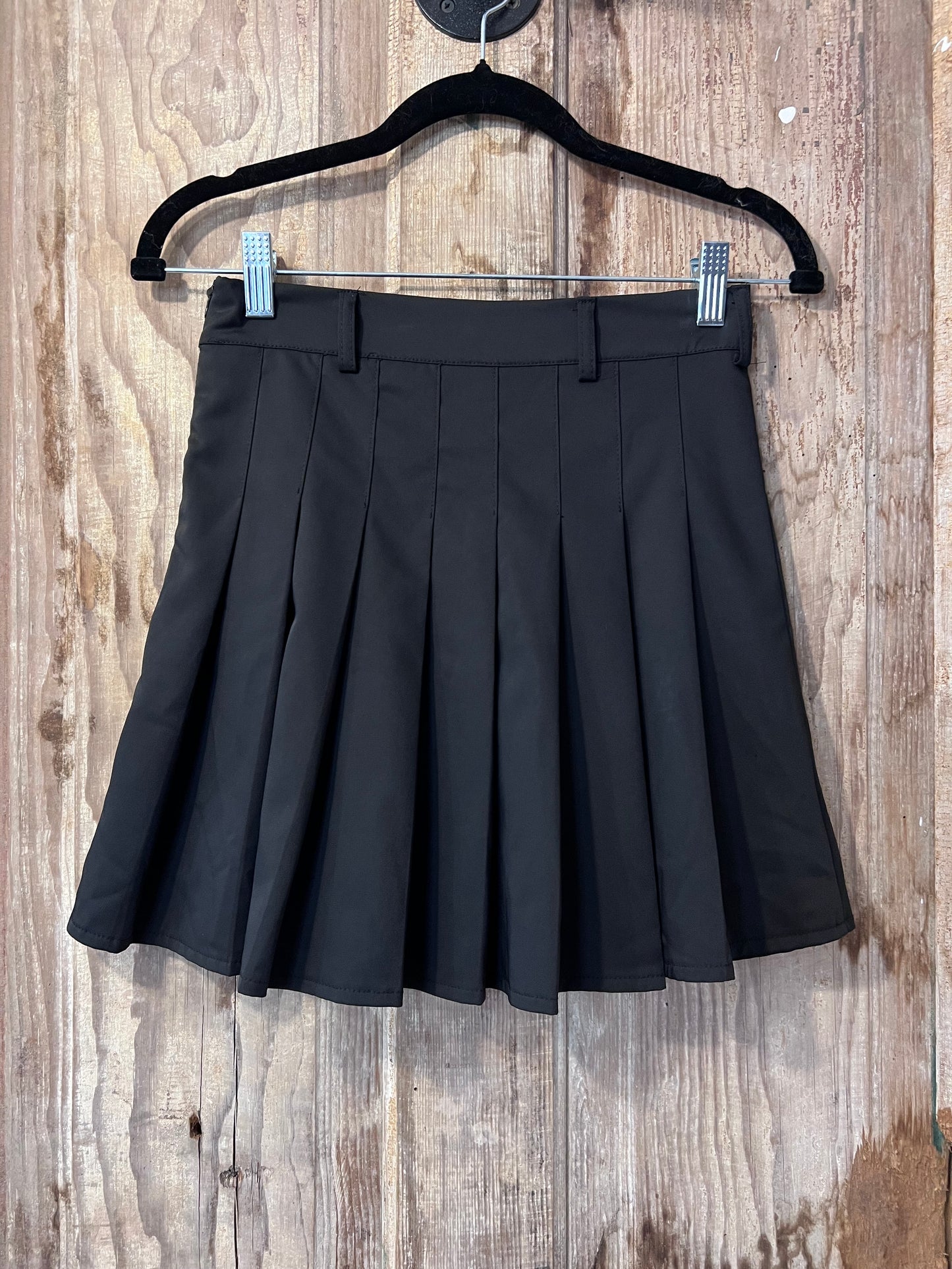 Y2K Black Pleated Skirt