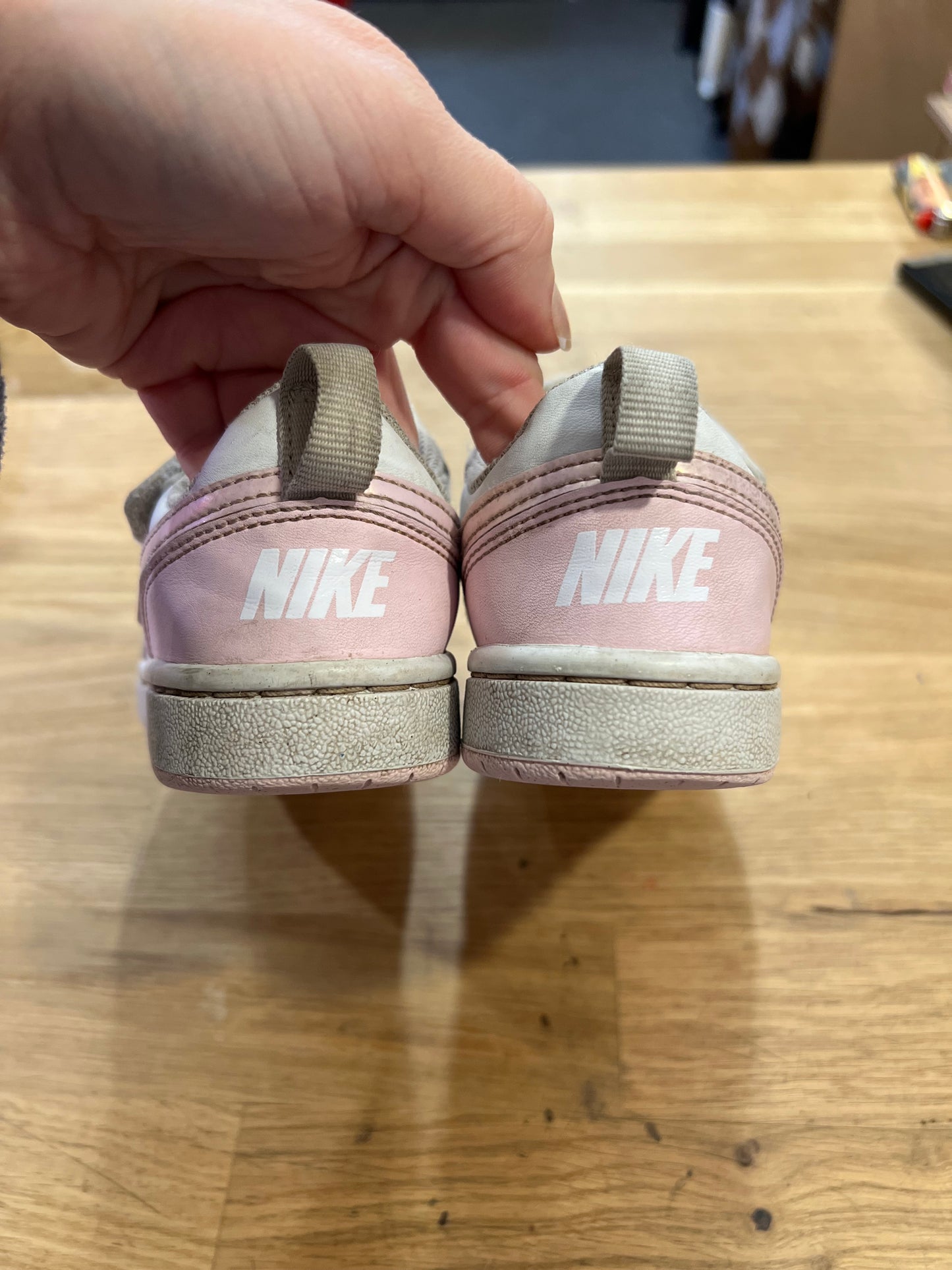 [URL] Nike Air Force One's (Pink + White)