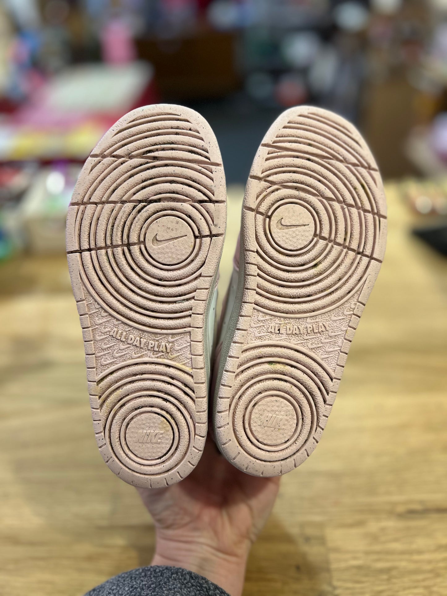 [URL] Nike Air Force One's (Pink + White)