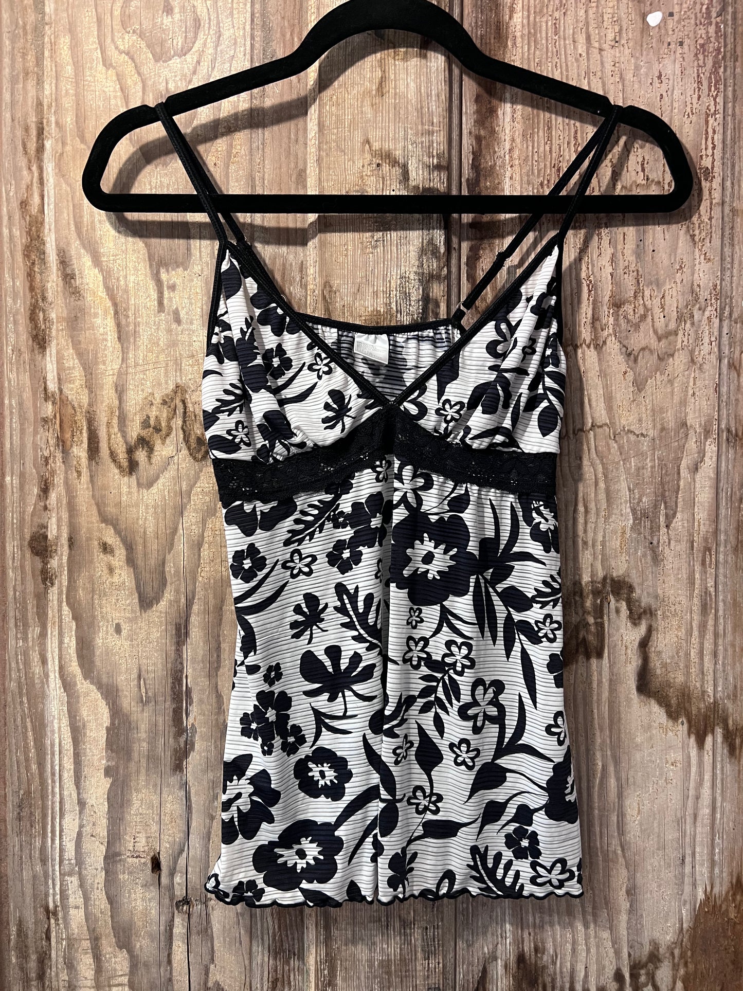 Y2K Blk + Wht Floral Tank Top