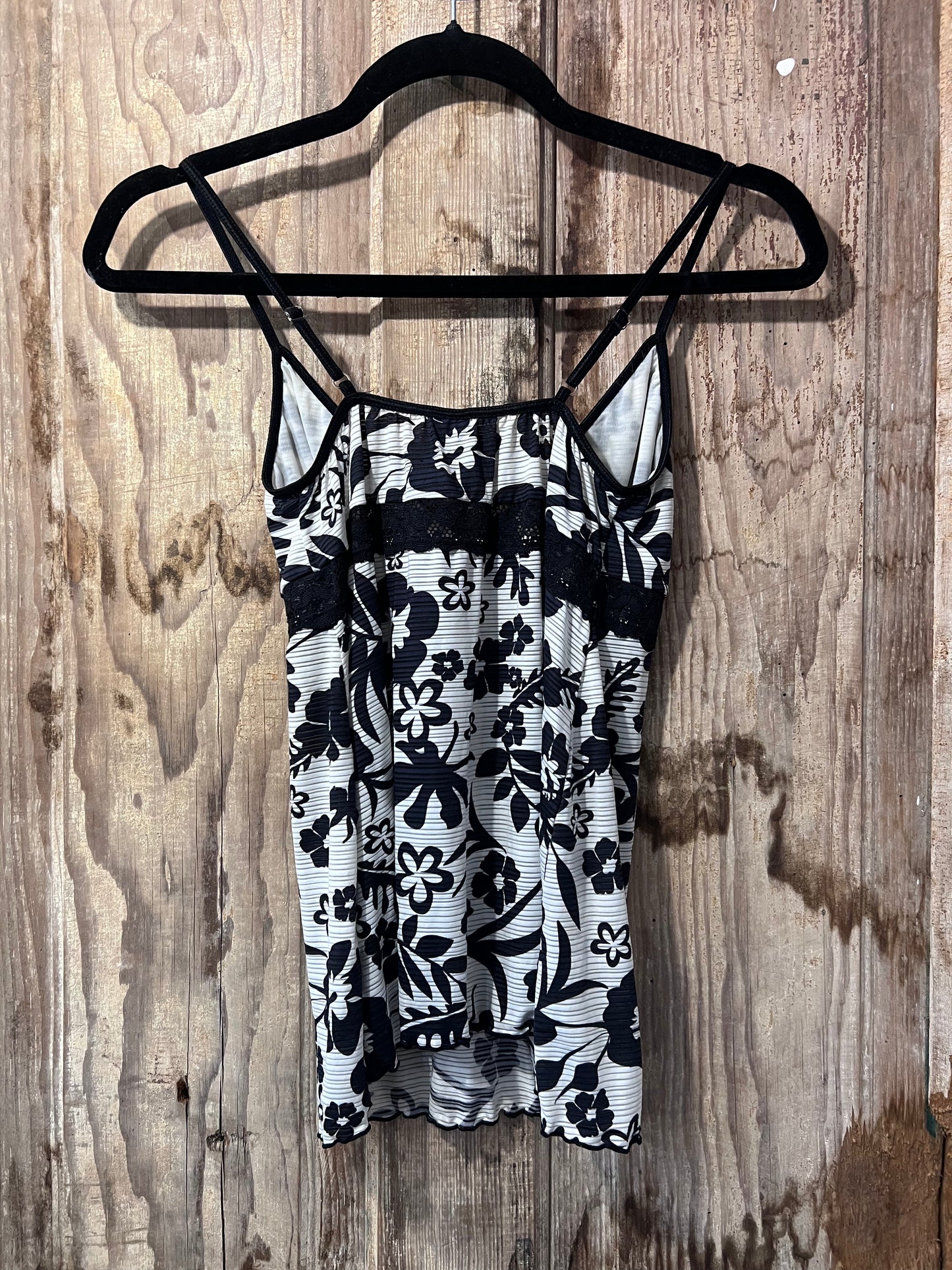 Y2K Blk + Wht Floral Tank Top