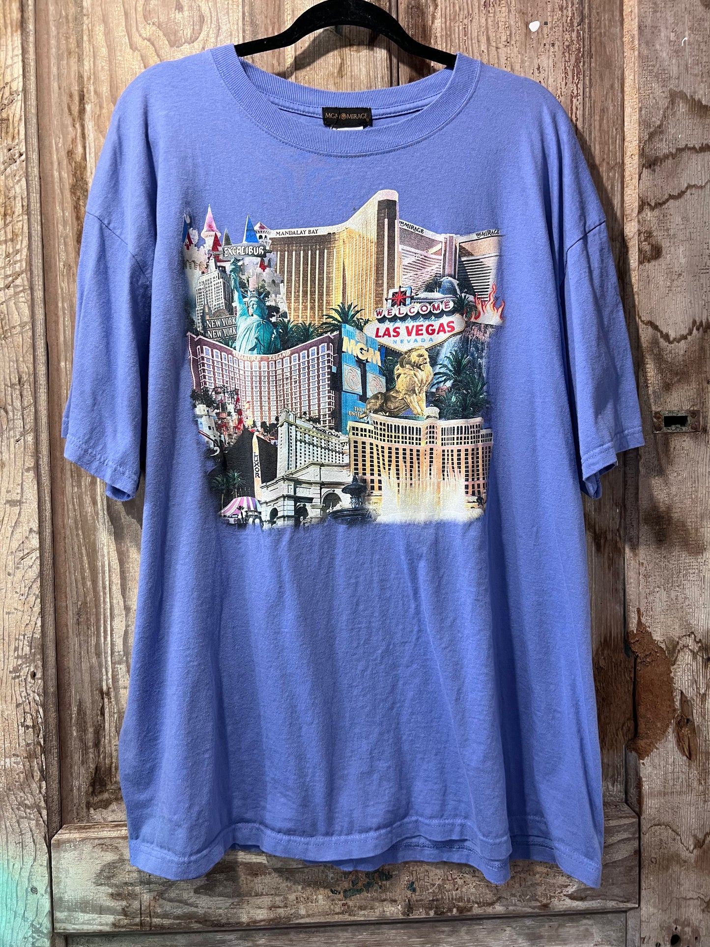 90's/Y2K Vegas Sparkly Graphic T-Shirt