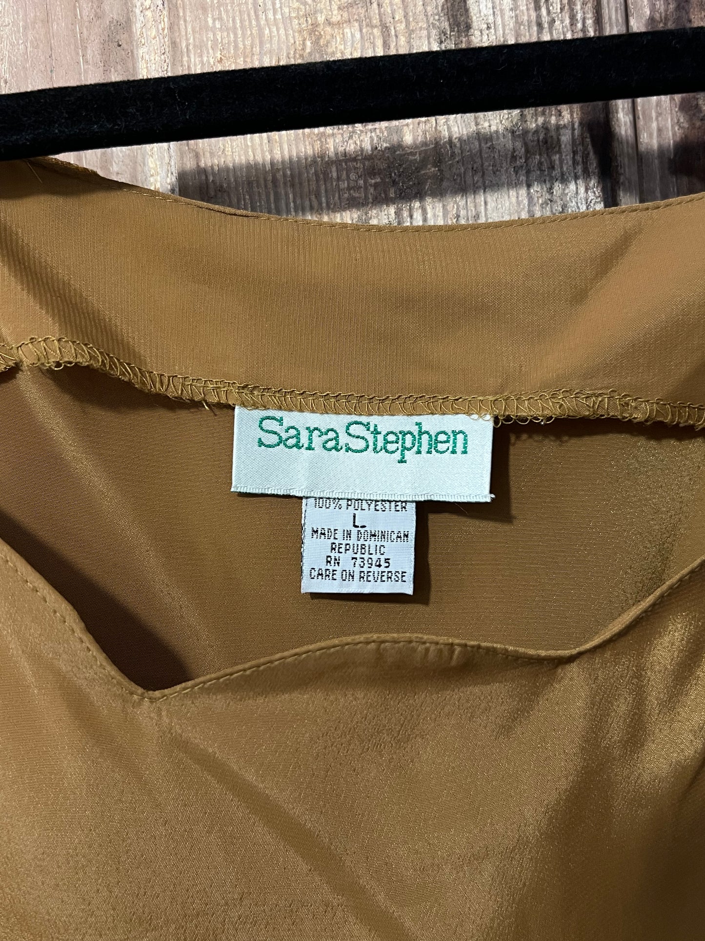 VTG Sara Stephen Scalloped Neck Tank Top