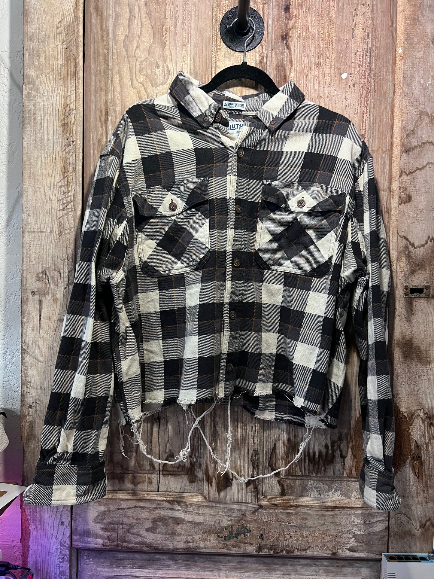 Duluth Trading Co Plaid Crop Button Up Shirt