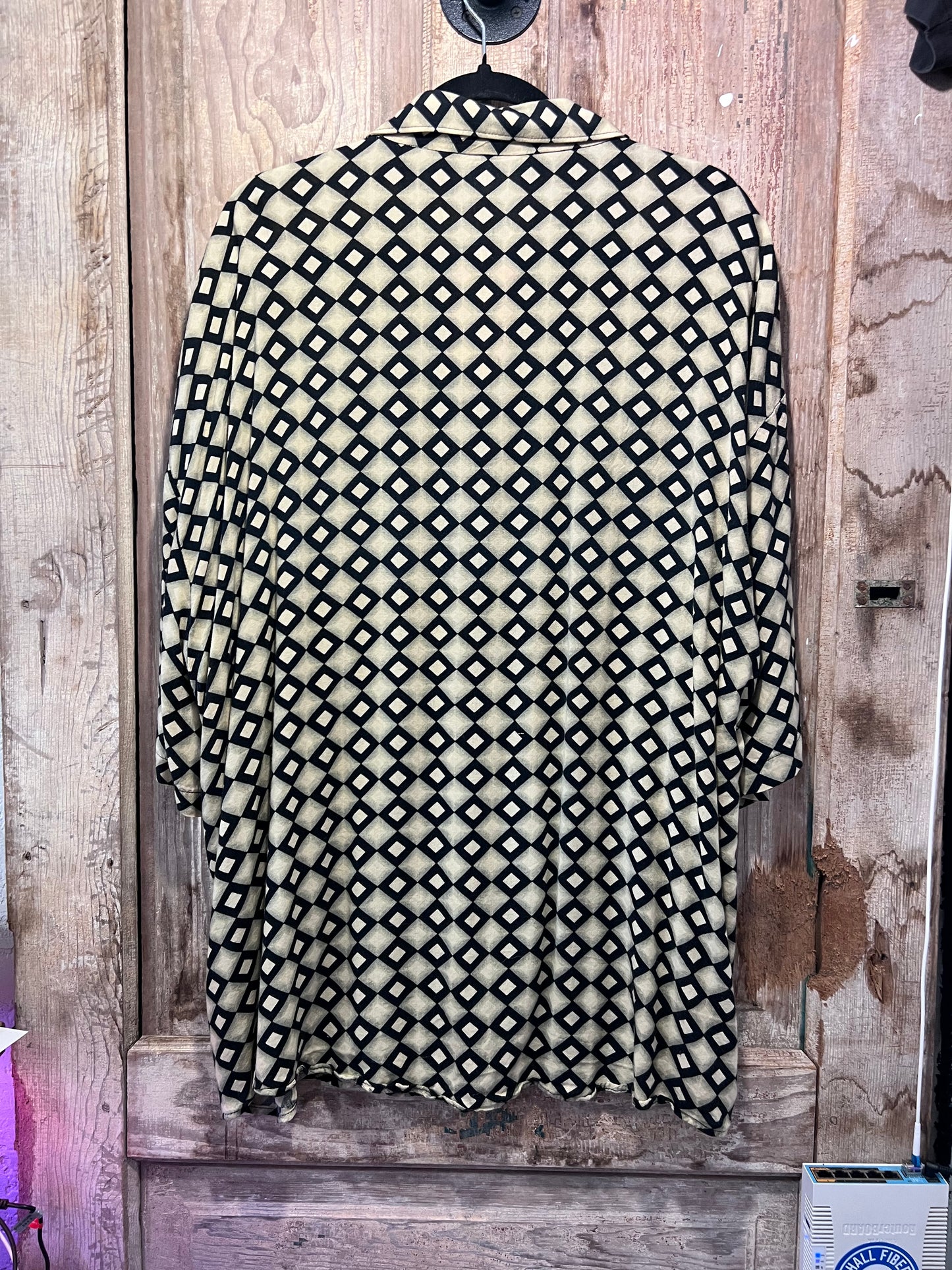 VTG Billion Bay Patterned Button Up Shirt
