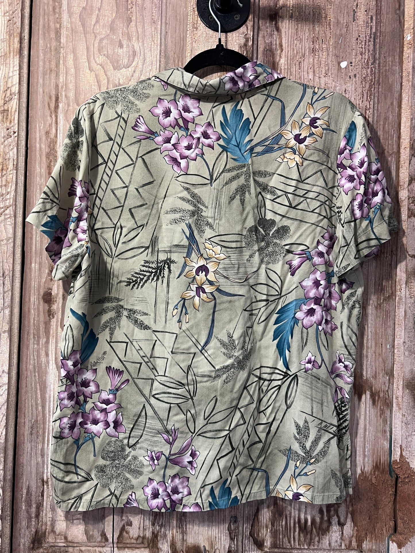 VTG Requirements Green Floral Hawaiian Button Up Shirt