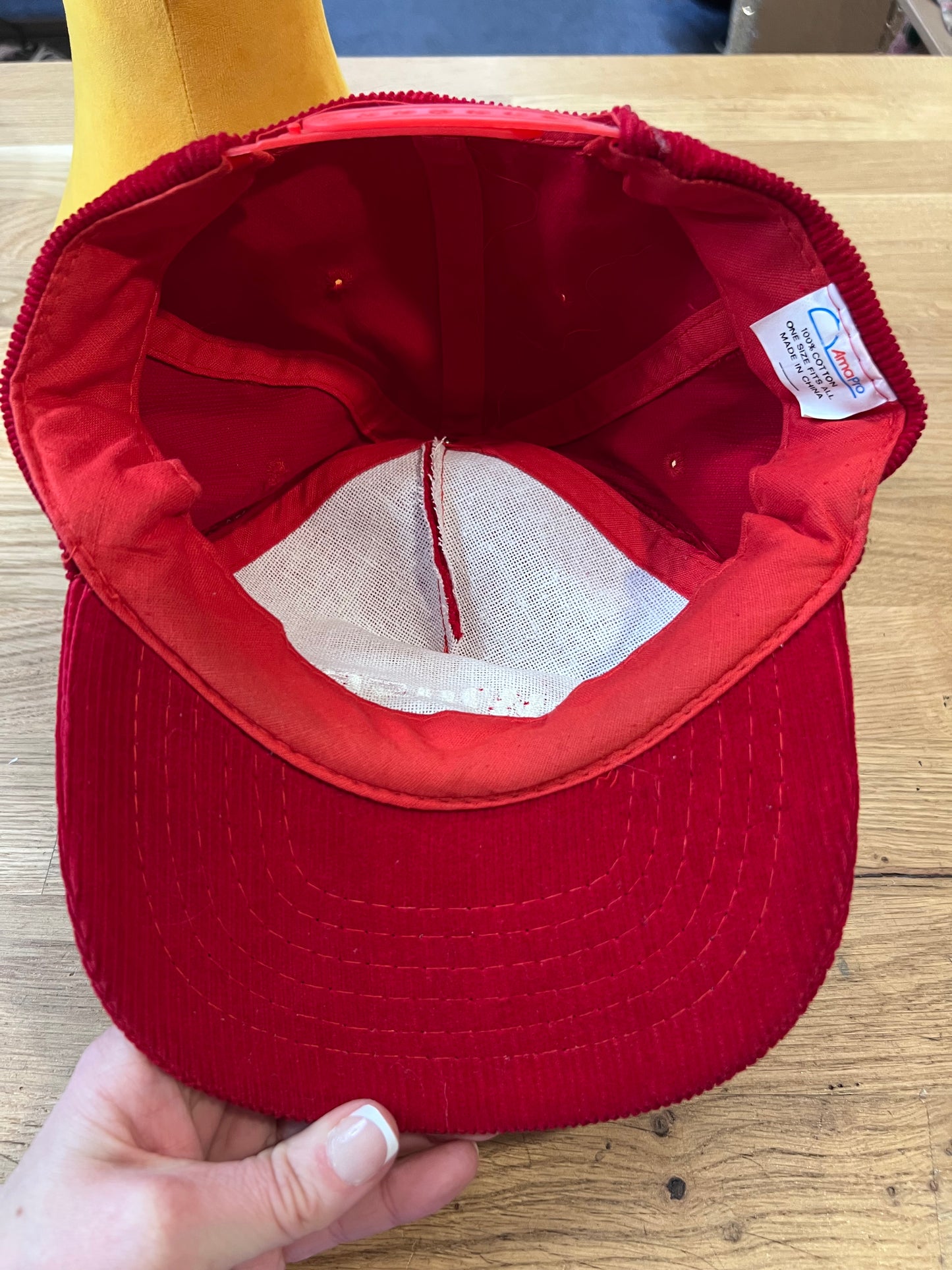 90's Red Embroidered "Winsert" Corduroy Hat