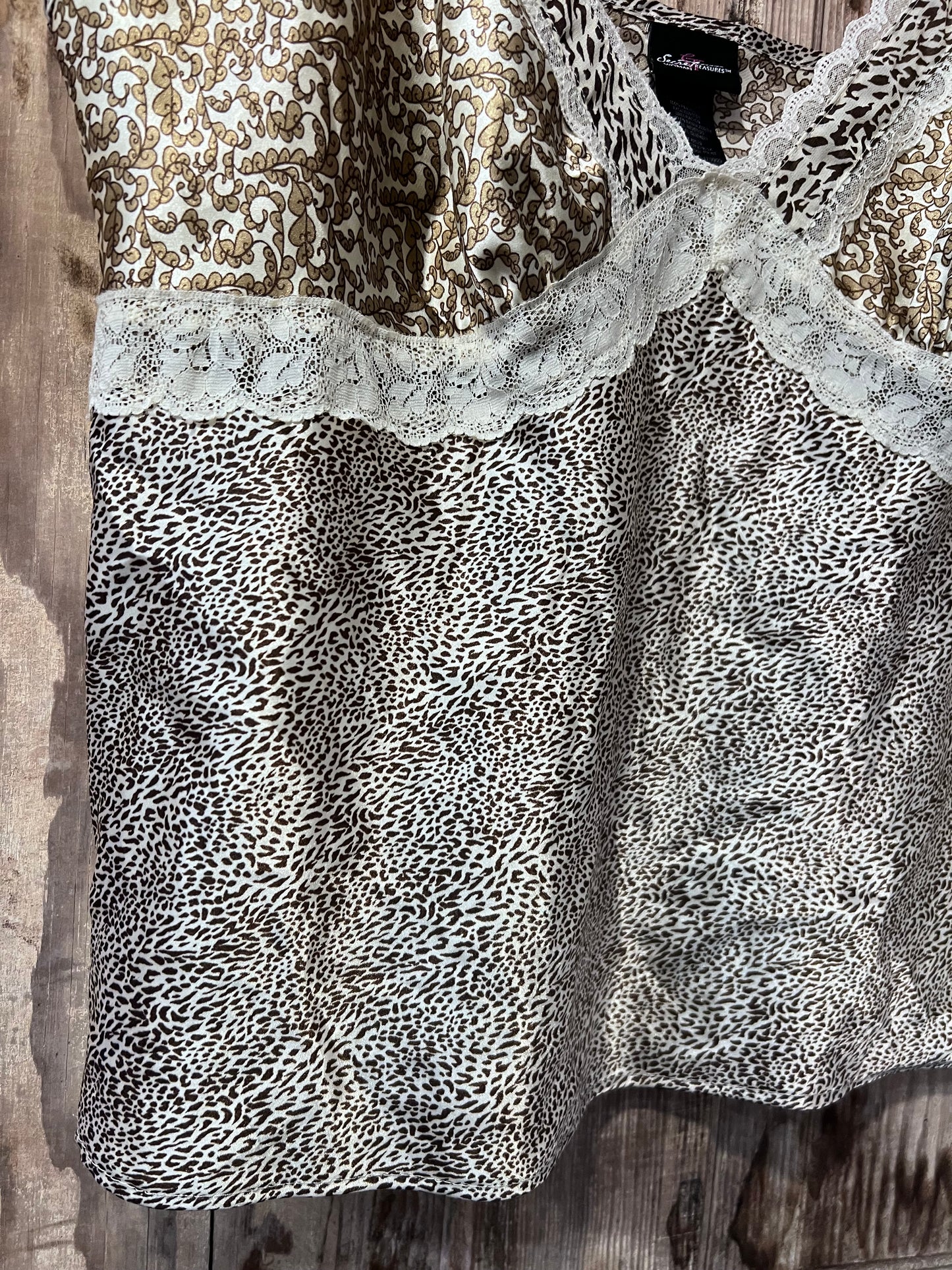 Y2K Secret Treasures Patterned Lace Tank Top