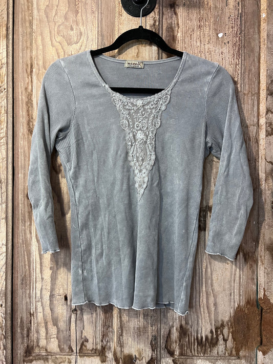 Y2K One World GRY Lace Front Quarter Sleeve Shirt