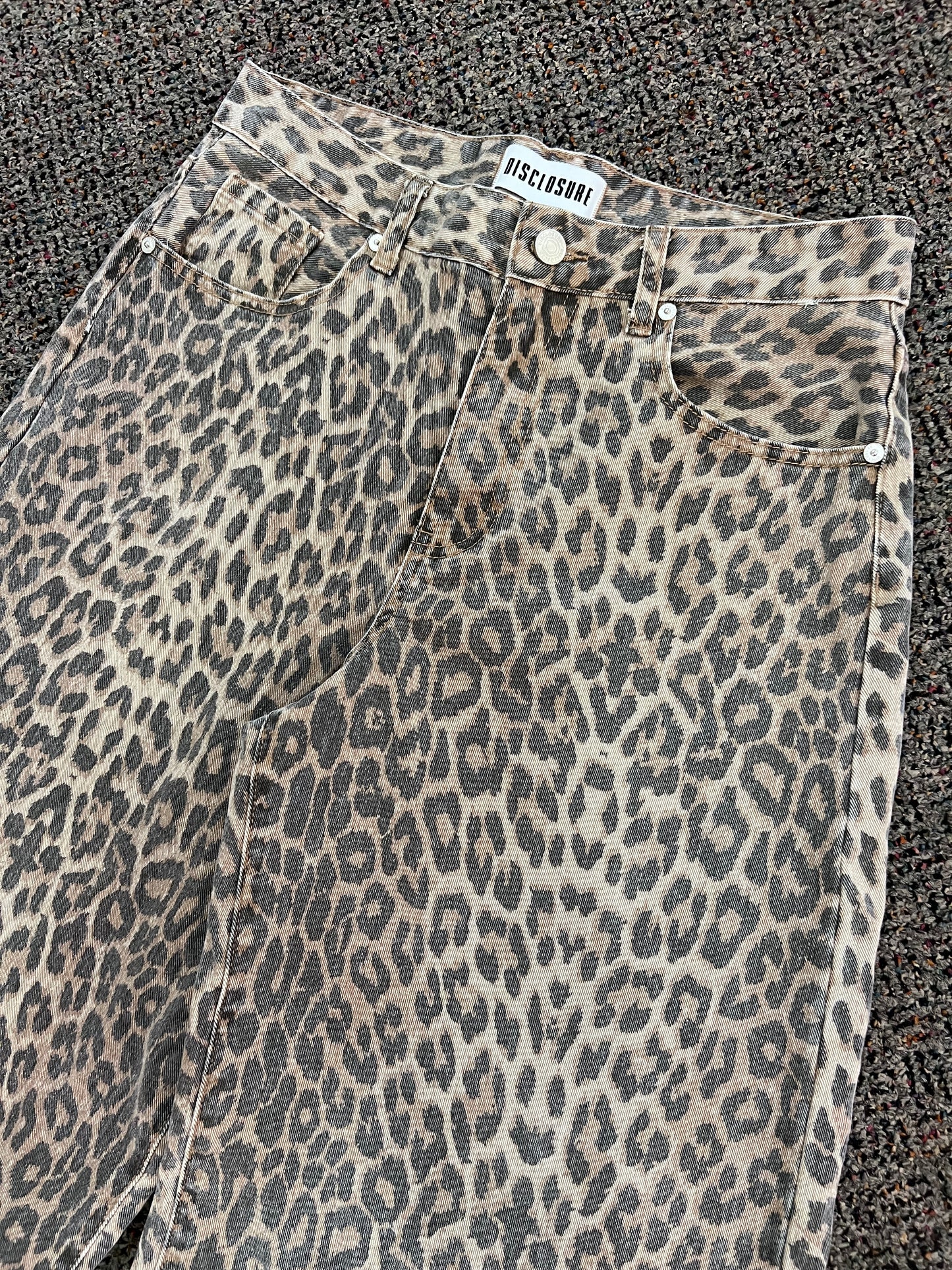 Disclosure Faded Leopard Print Shorts (modern)